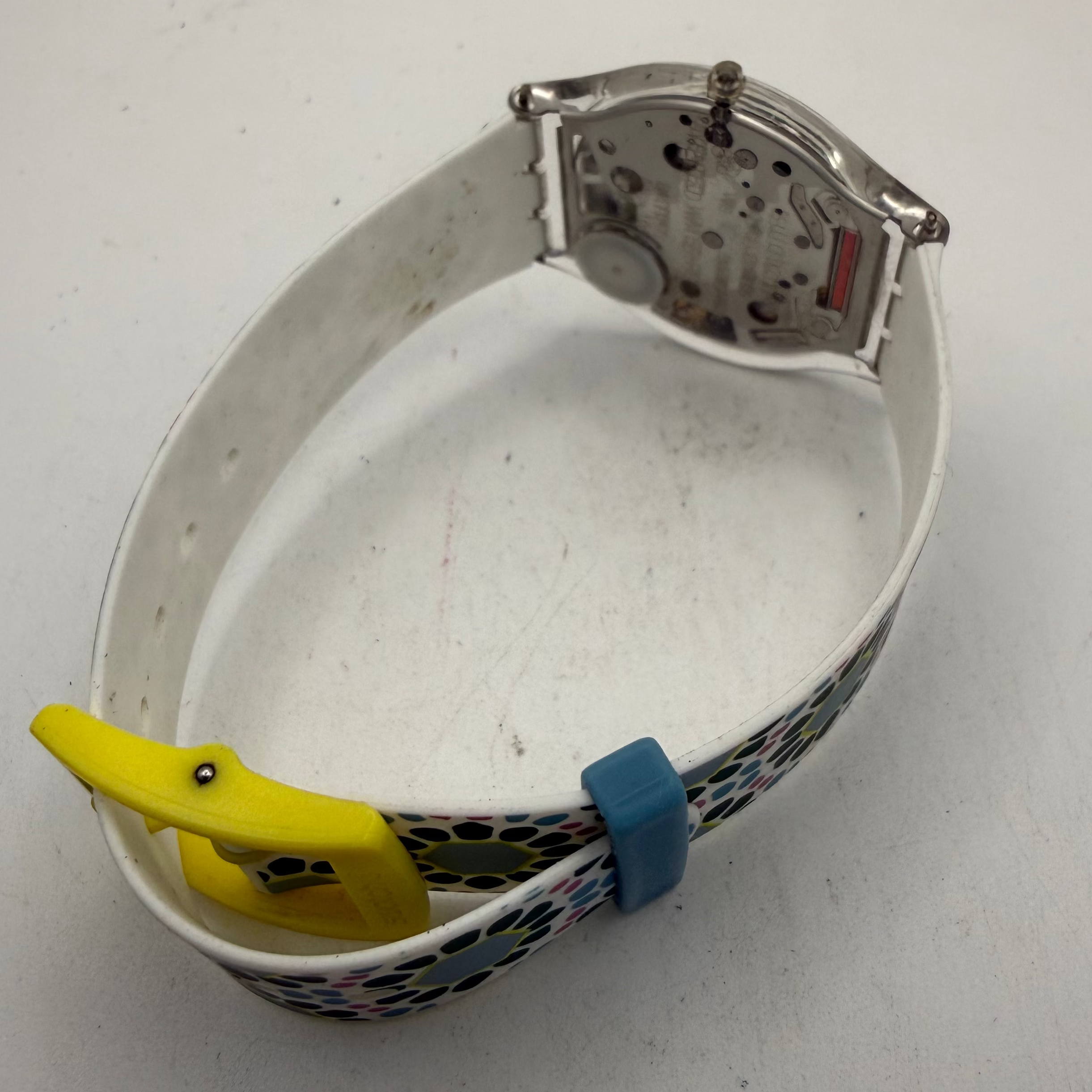 Swatch Ladies Silver Dial Patterned Silicone Strap Quartz Watch AG 2008 (Fully Tested and Working)- £35.00