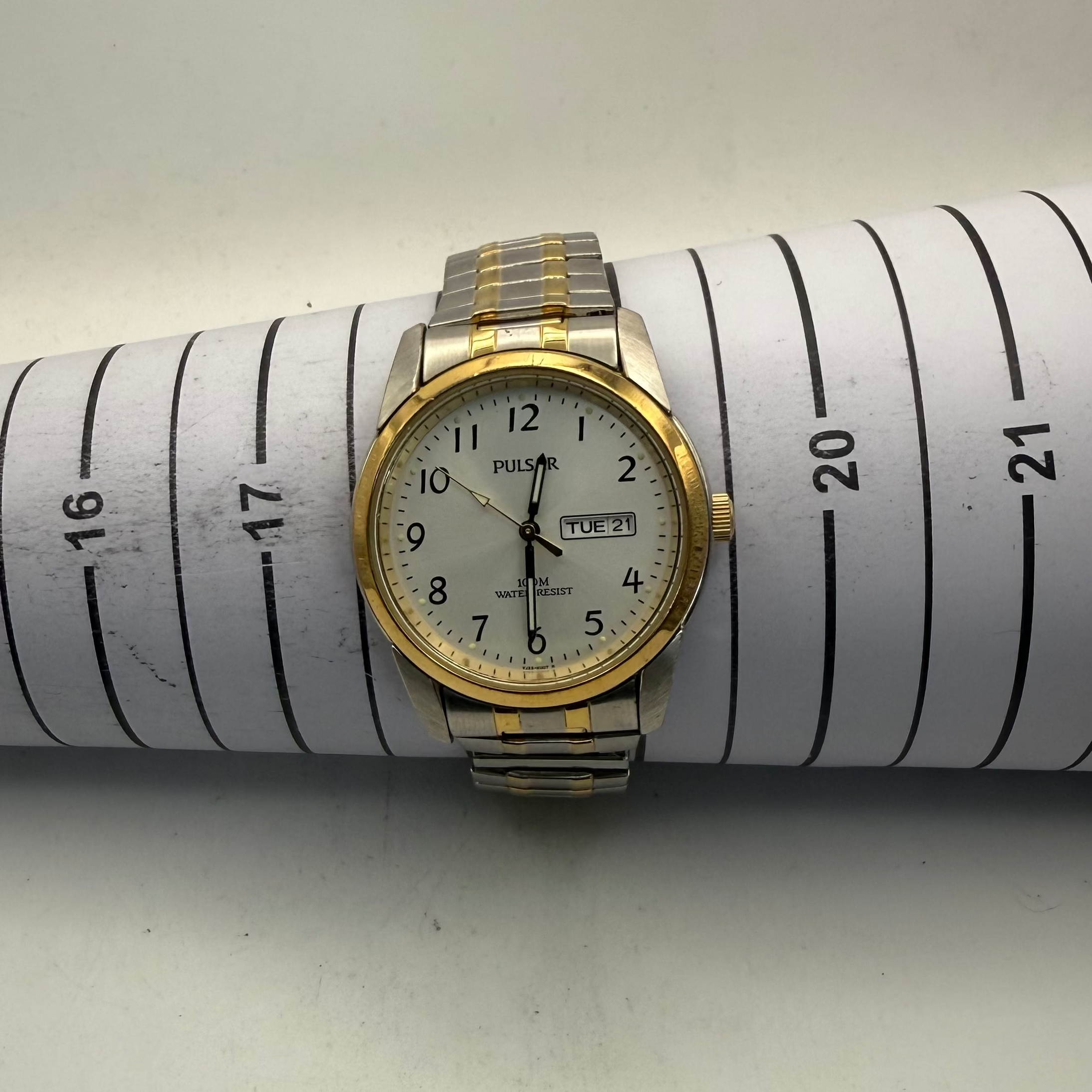 Pulsar Two-Tone Day/Date Quartz Men's Watch 100M (Fully Tested and Working)- £45.00