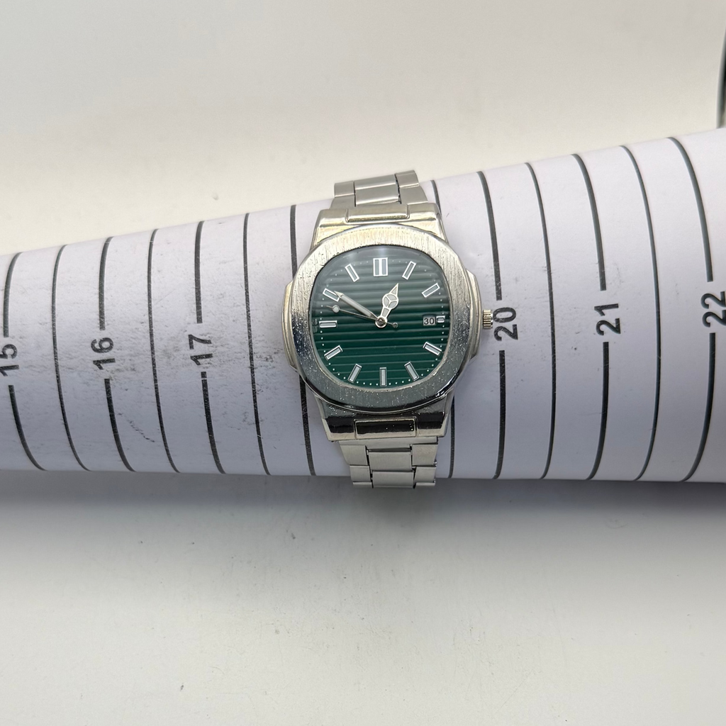 Nautilus Style Green Dial Quartz Watch 40mm (Fully Tested and Working)- £8.00