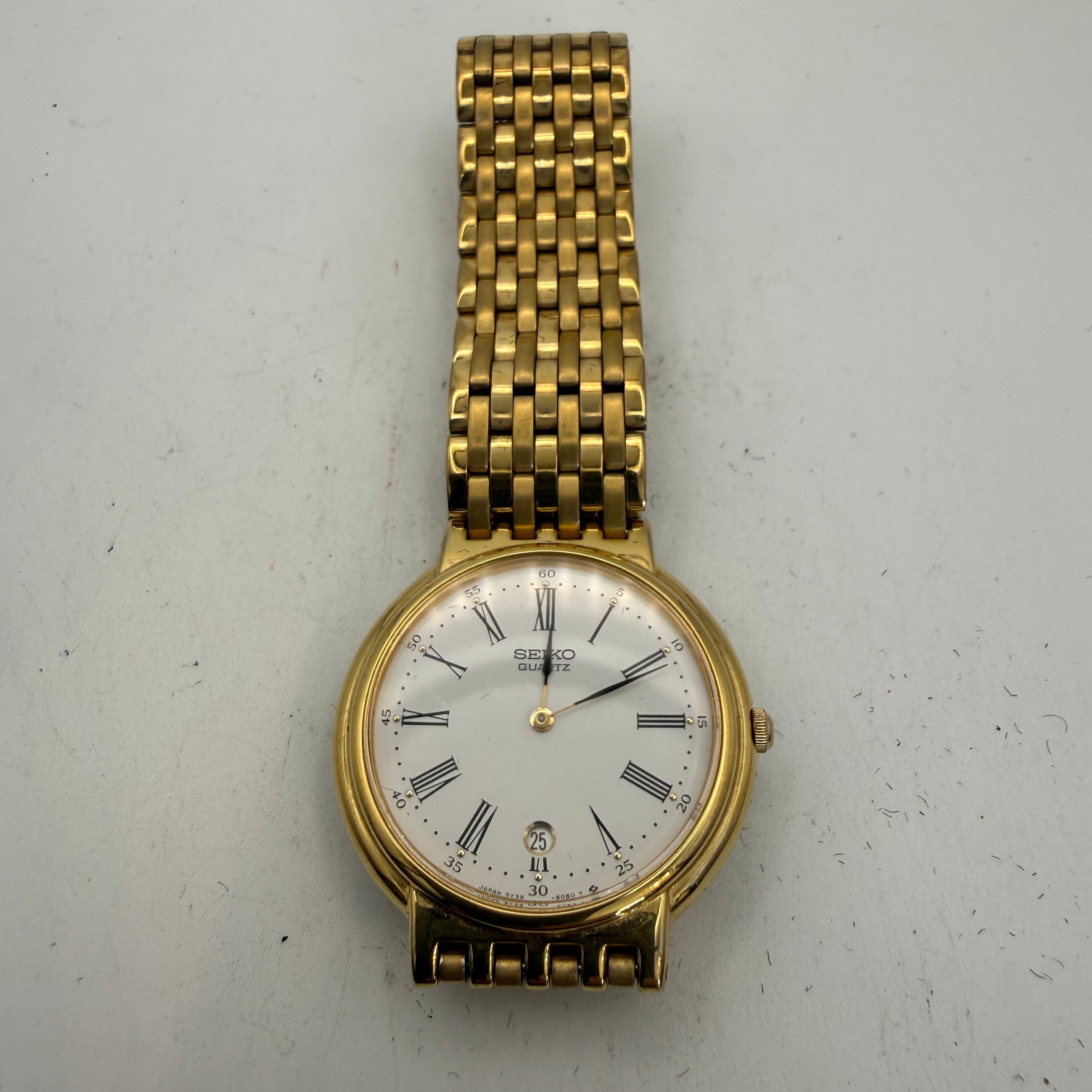 Seiko Gold-Tone Quartz Roman Numeral Date Watch 5Y30-6040 (Fully Tested and Working)- £80.00