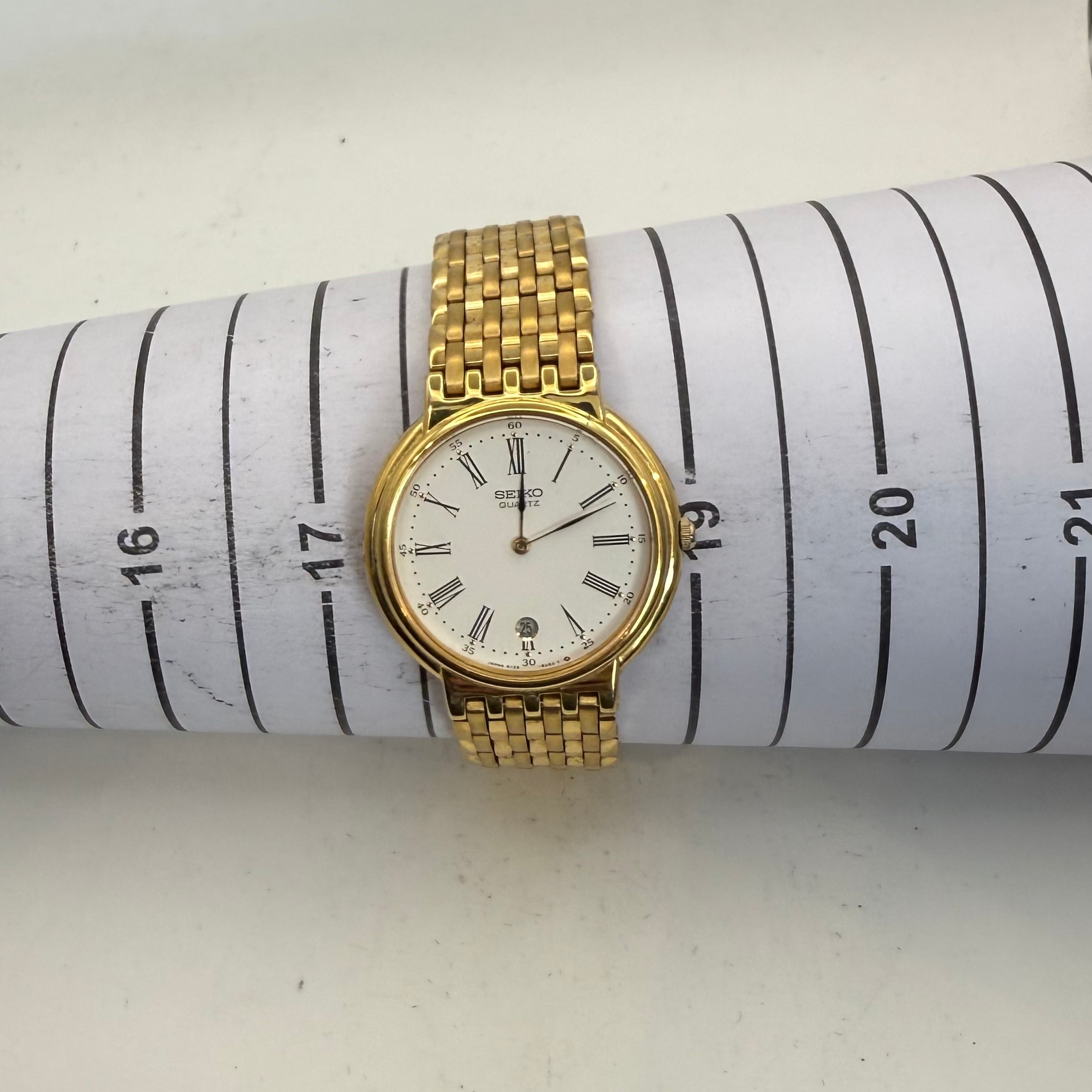 Seiko Gold-Tone Quartz Roman Numeral Date Watch 5Y30-6040 (Fully Tested and Working)- £80.00