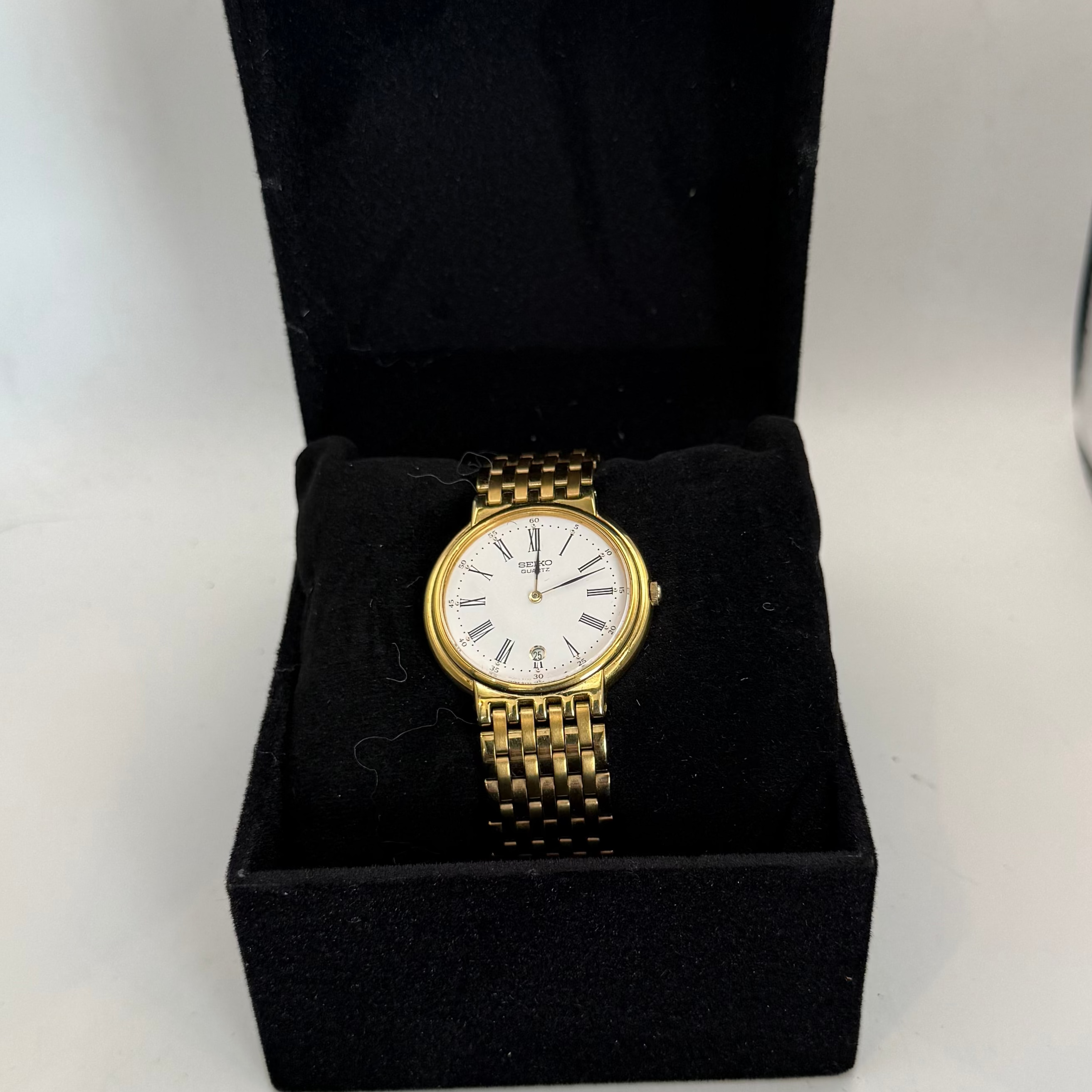 Seiko Gold-Tone Quartz Roman Numeral Date Watch 5Y30-6040 (Fully Tested and Working)- £80.00