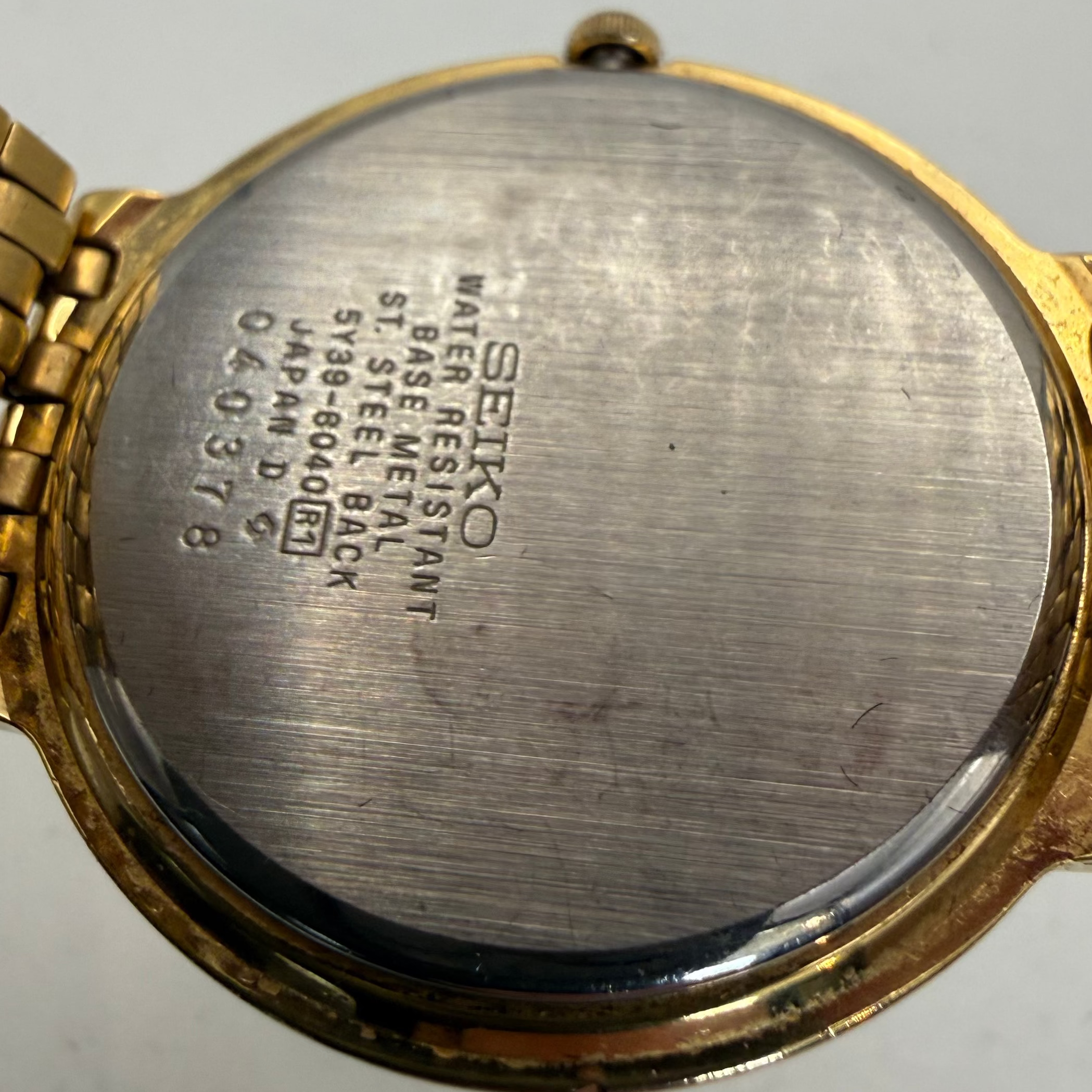 Seiko Gold-Tone Quartz Roman Numeral Date Watch 5Y30-6040 (Fully Tested and Working)- £80.00