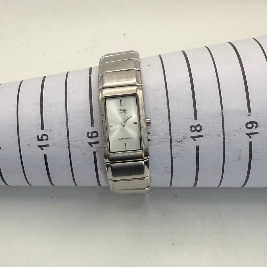 Casio LTP-2037 Ladies Quartz Silver Dial Stainless Steel Watch (Fully Tested and Working)- £30.00