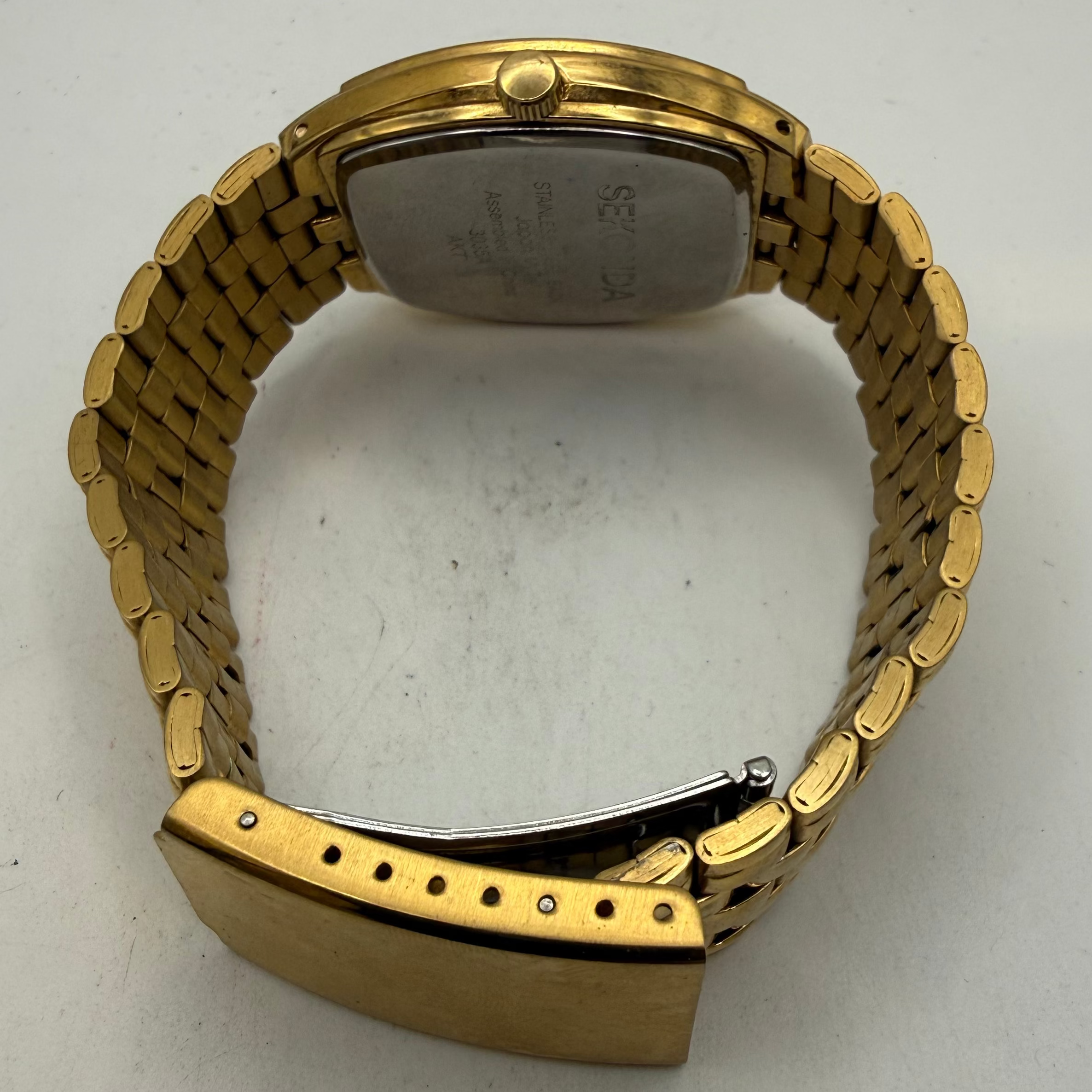 Sekonda Gold Tone Black Dial Date Men's Watch 37mm Quartz (Fully Tested and Working)- £20.00