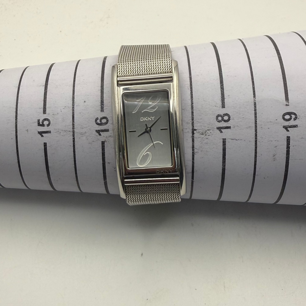 DKNY Ladies Silver Rectangular Mesh Bracelet Watch (Fully Tested and Working)- £25.00