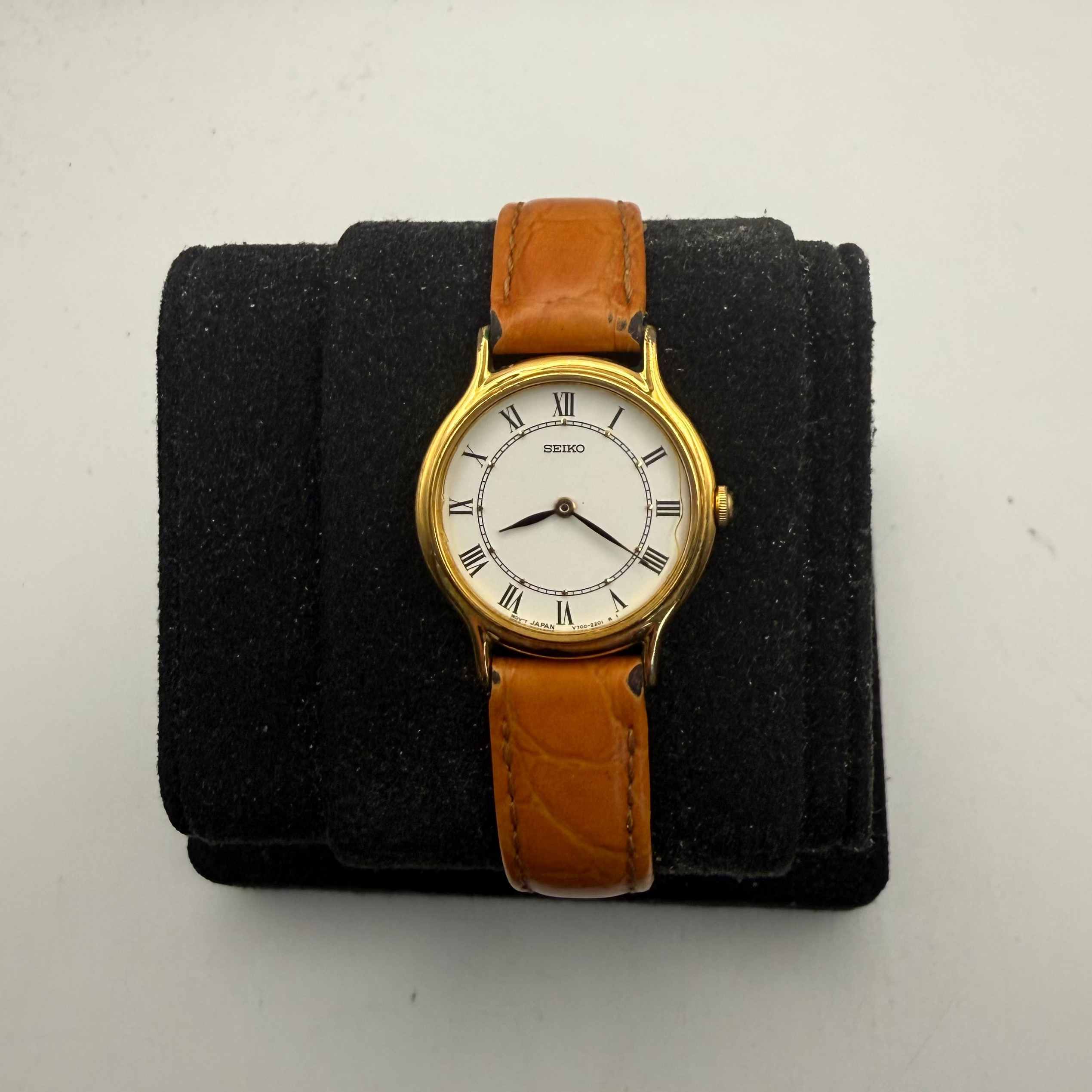 Seiko V700-6091 Ladies Quartz Watch Gold Tone White Roman Dial (Fully Tested and Working)- £30.00