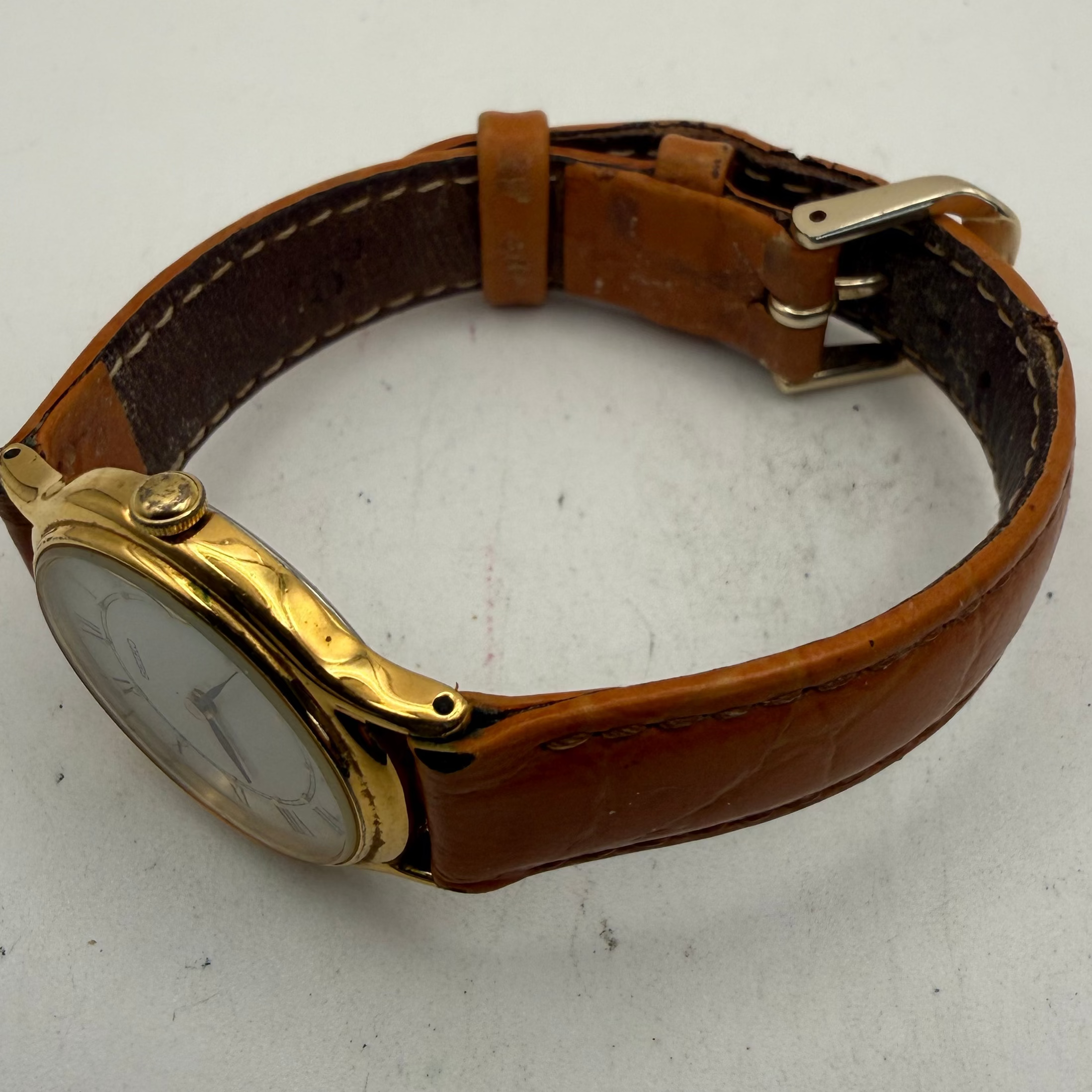 Seiko V700-6091 Ladies Quartz Watch Gold Tone White Roman Dial (Fully Tested and Working)- £30.00