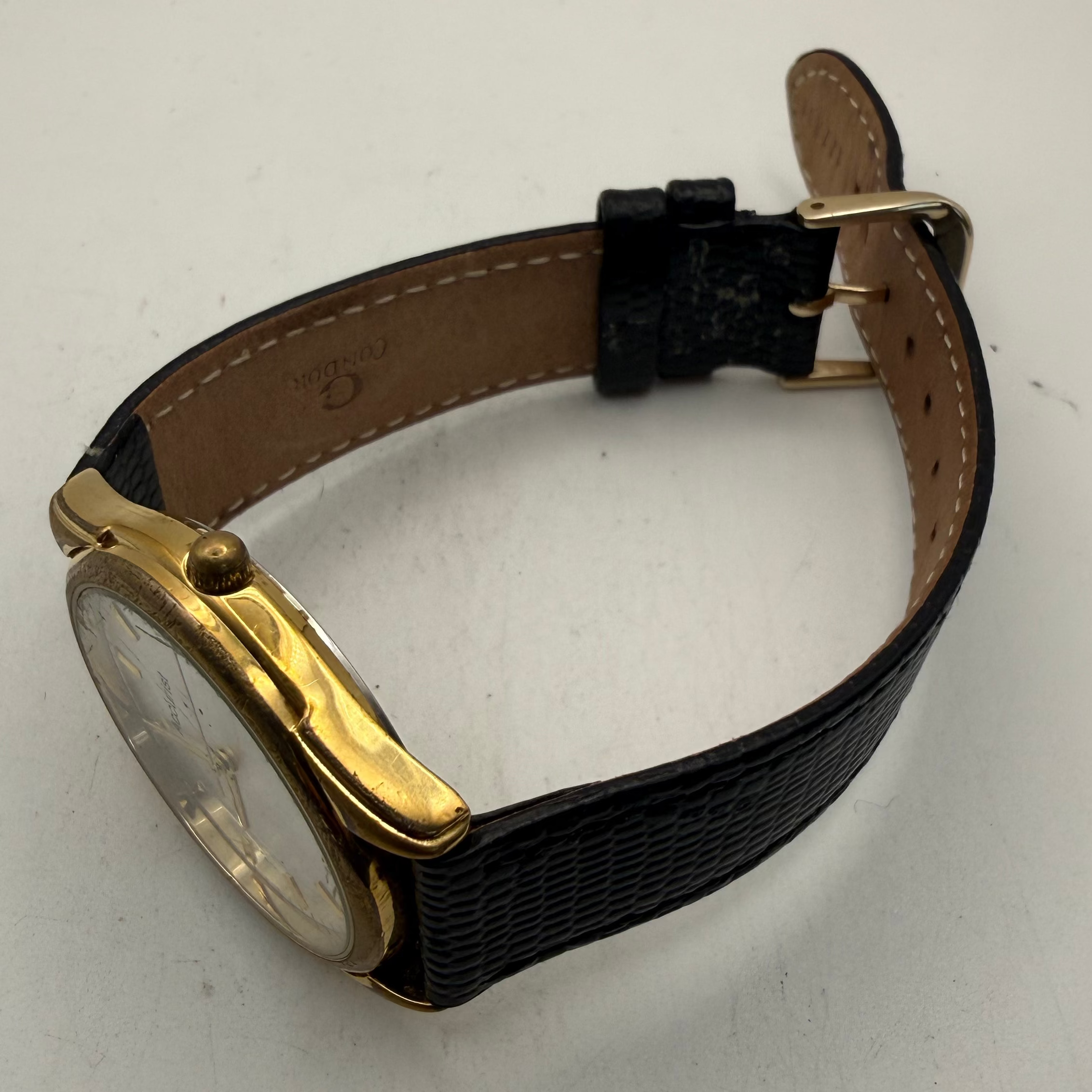 Accurist Vintage Gold Tone Date Quartz Men's Watch Black Leather Strap (Fully Tested and Working)- £20.00