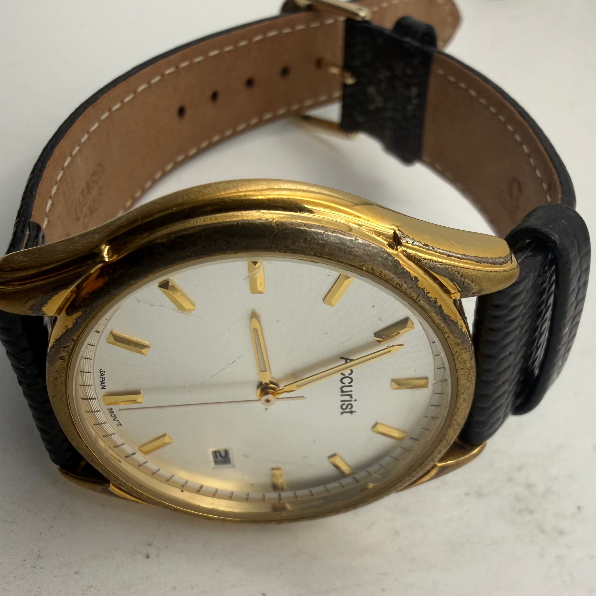 Accurist Vintage Gold Tone Date Quartz Men's Watch Black Leather Strap (Fully Tested and Working)- £20.00