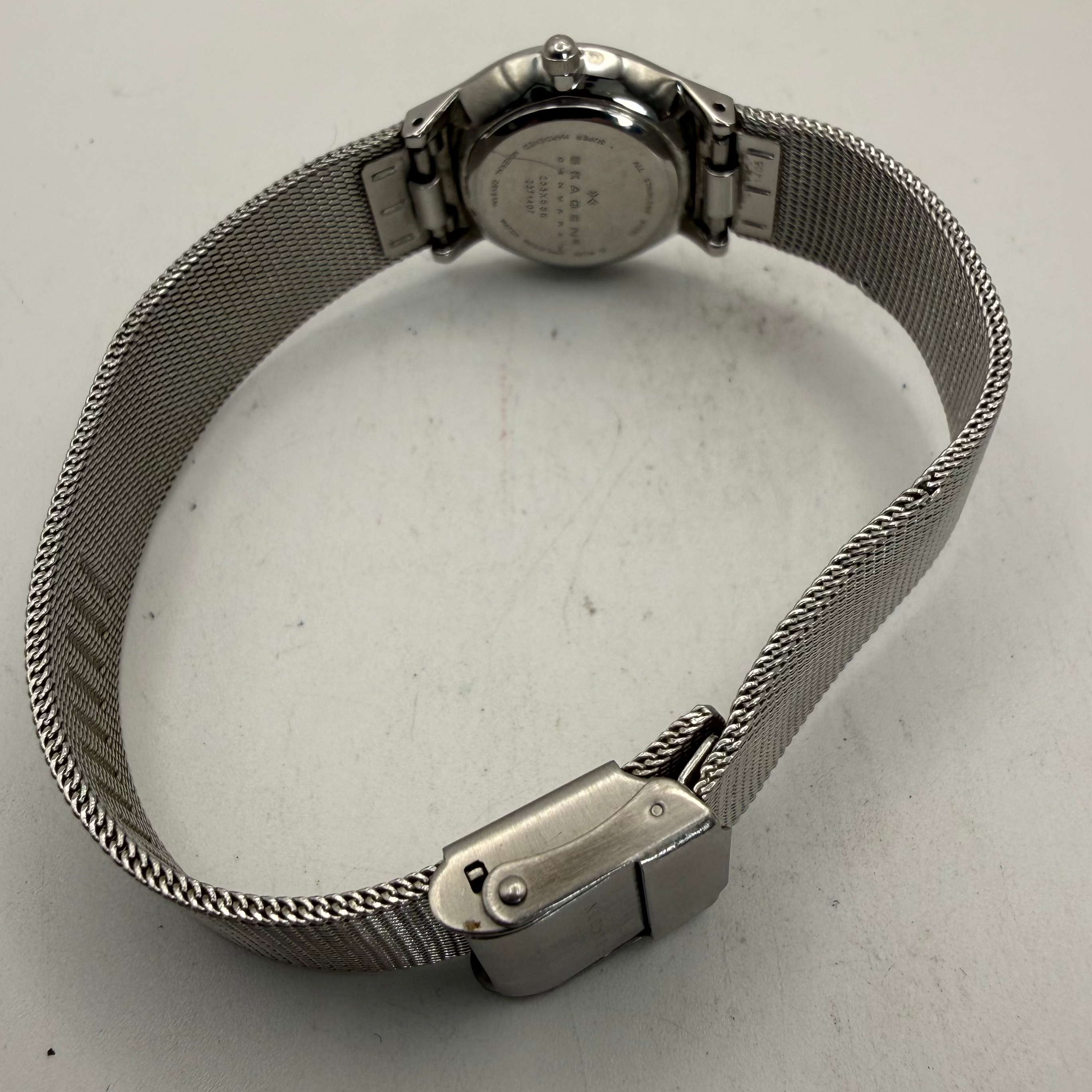 Skagen Denmark Ladies Stainless Steel Mesh Bracelet Watch Mother of Pearl Dial 233XSSS (Fully Tested and Working)- £25.00