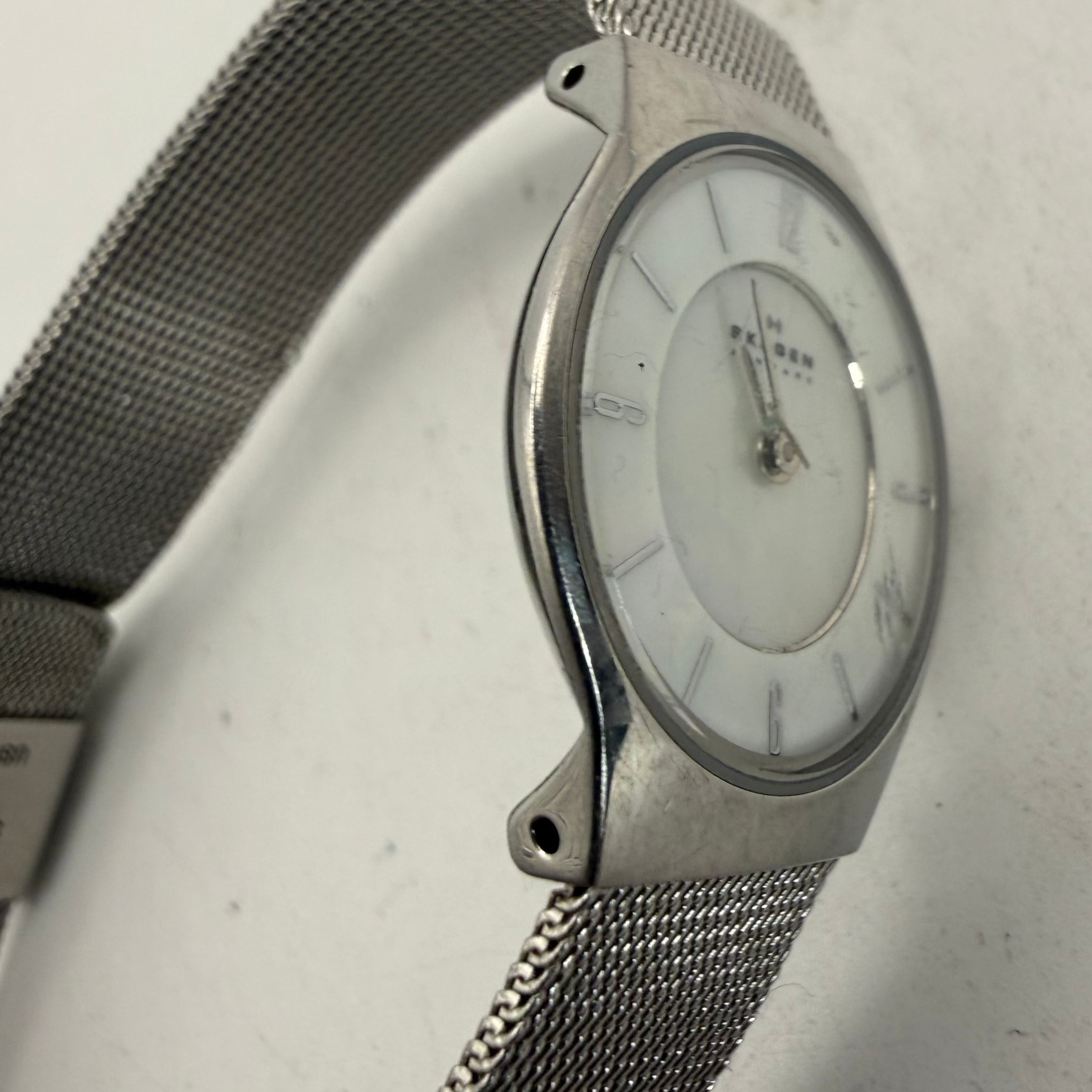 Skagen Denmark Ladies Stainless Steel Mesh Bracelet Watch Mother of Pearl Dial 233XSSS (Fully Tested and Working)- £25.00