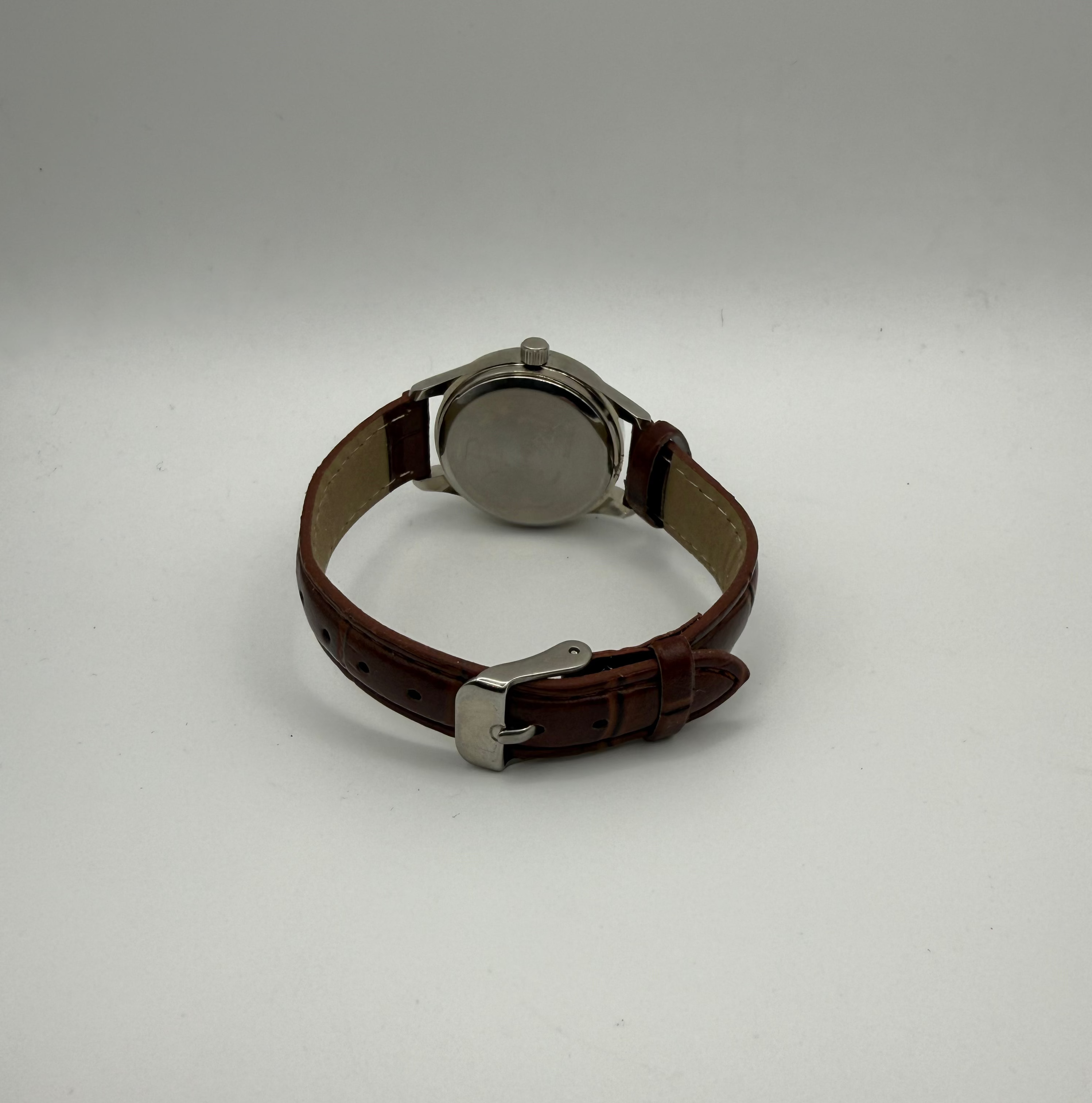 Classic Roman Numeral Quartz Dress Watch – Champagne Dial – Brown Leather Strap- £14.95