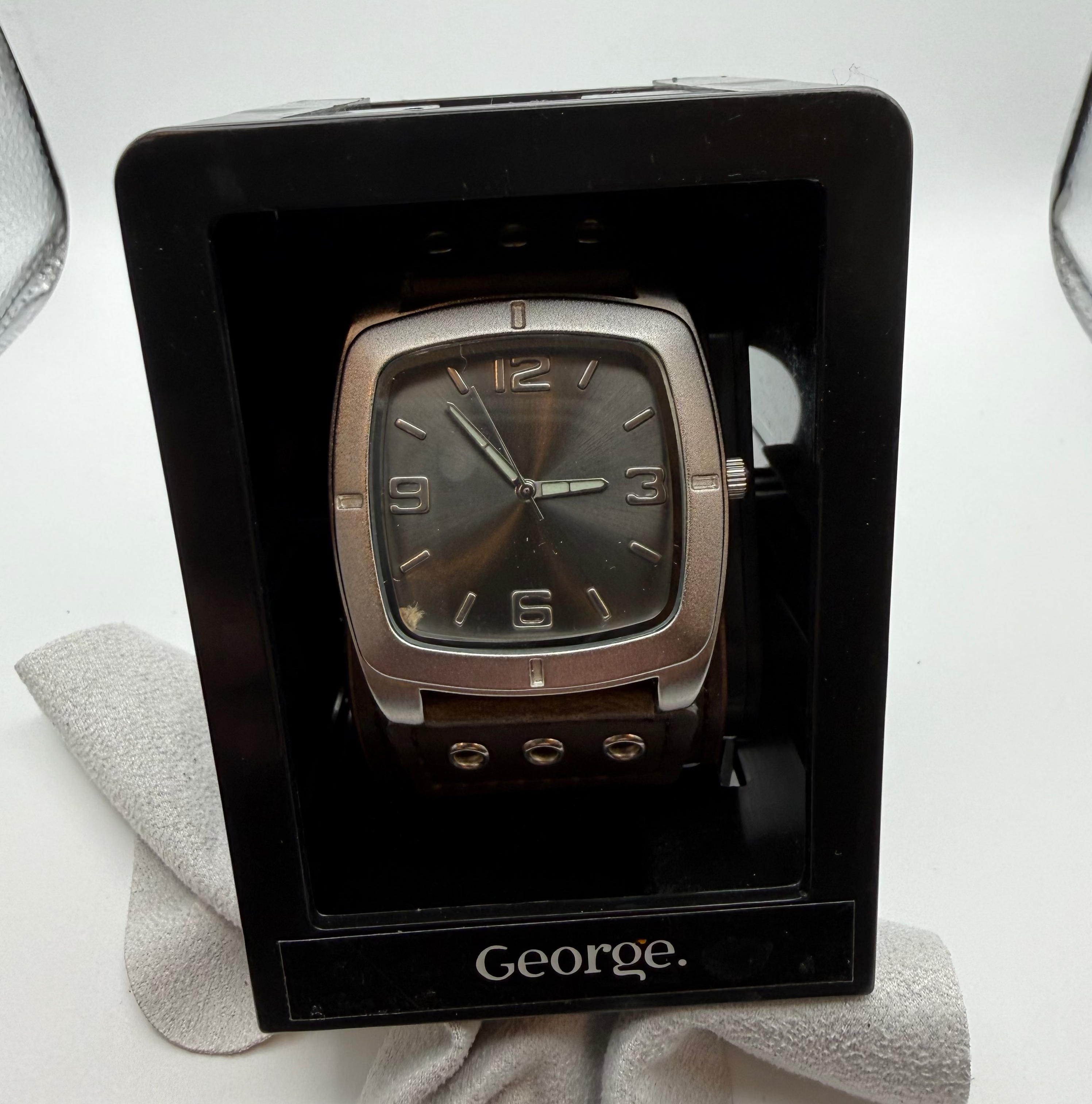 George Men’s Wide Strap Fashion Watch – Brown Leather Cuff Style- £4.99