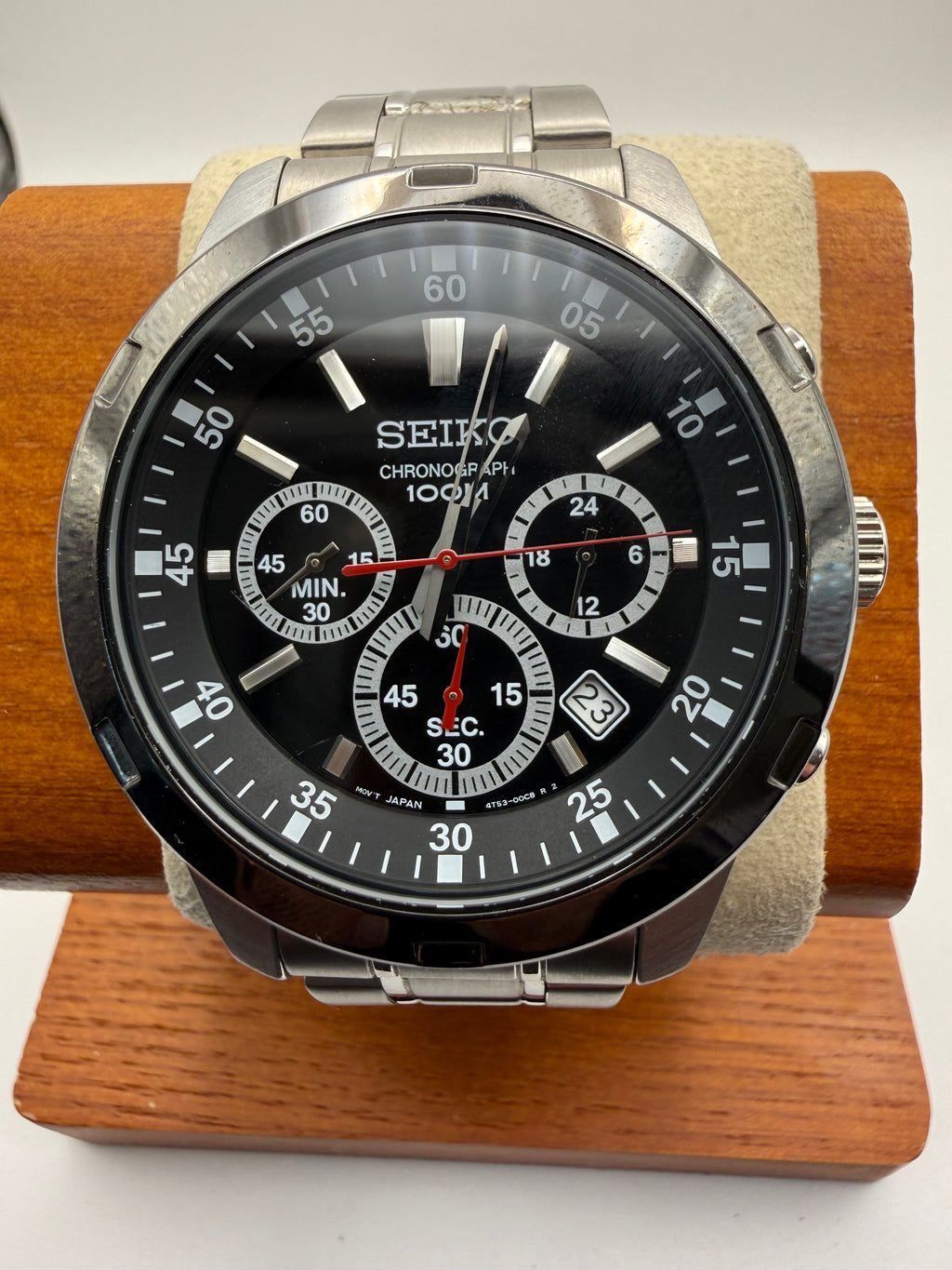 Seiko Chronograph 100M – Black Dial Stainless Steel (4T53-00C0)- £149.99