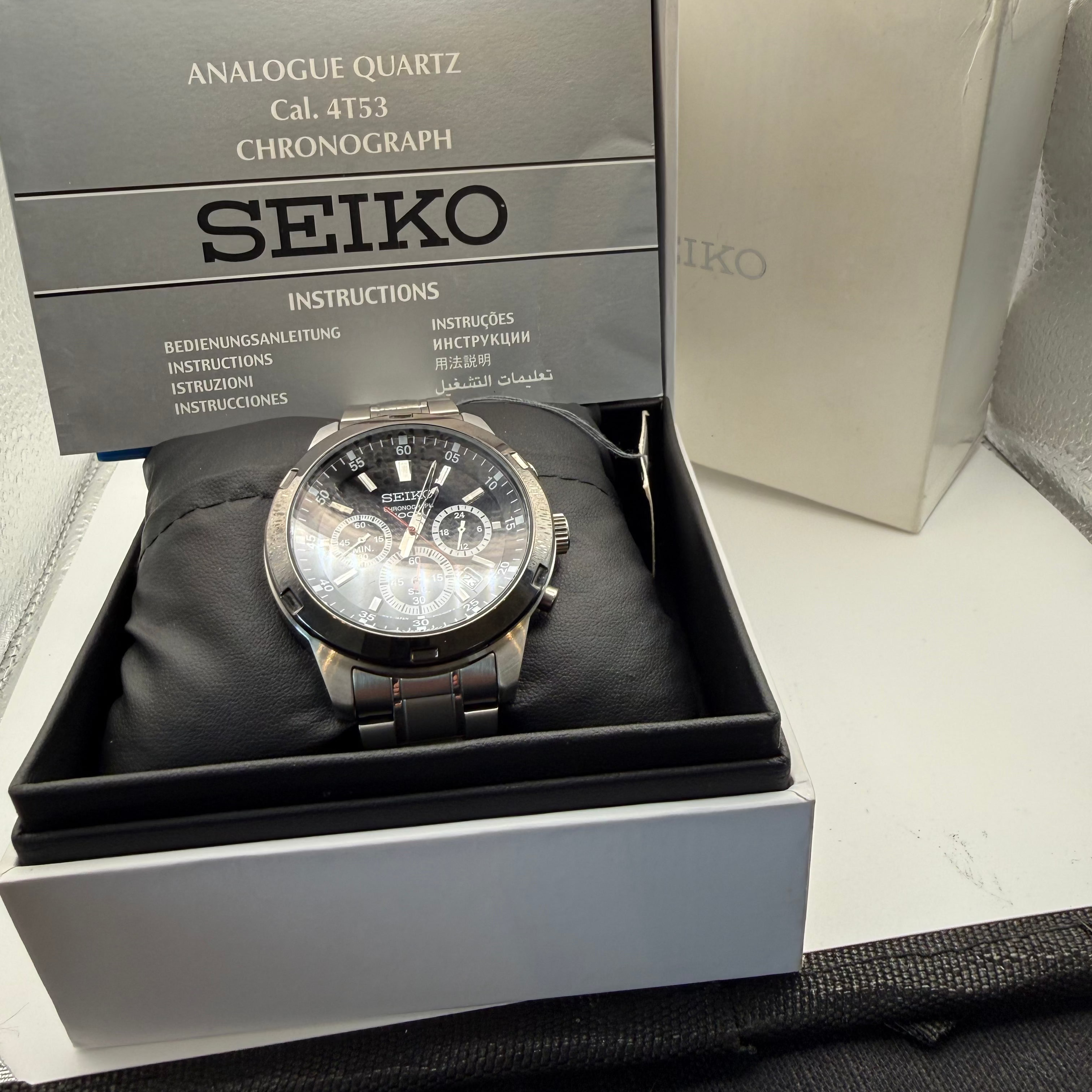 Seiko Chronograph 100M – Black Dial Stainless Steel (4T53-00C0)- £149.99