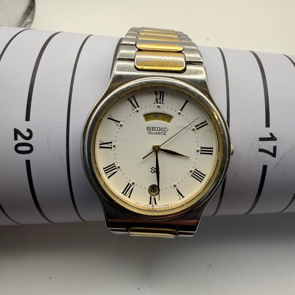 Seiko Quartz 5Y23-8203 Day Date Two-Tone White Roman Dial Watch- £69.99