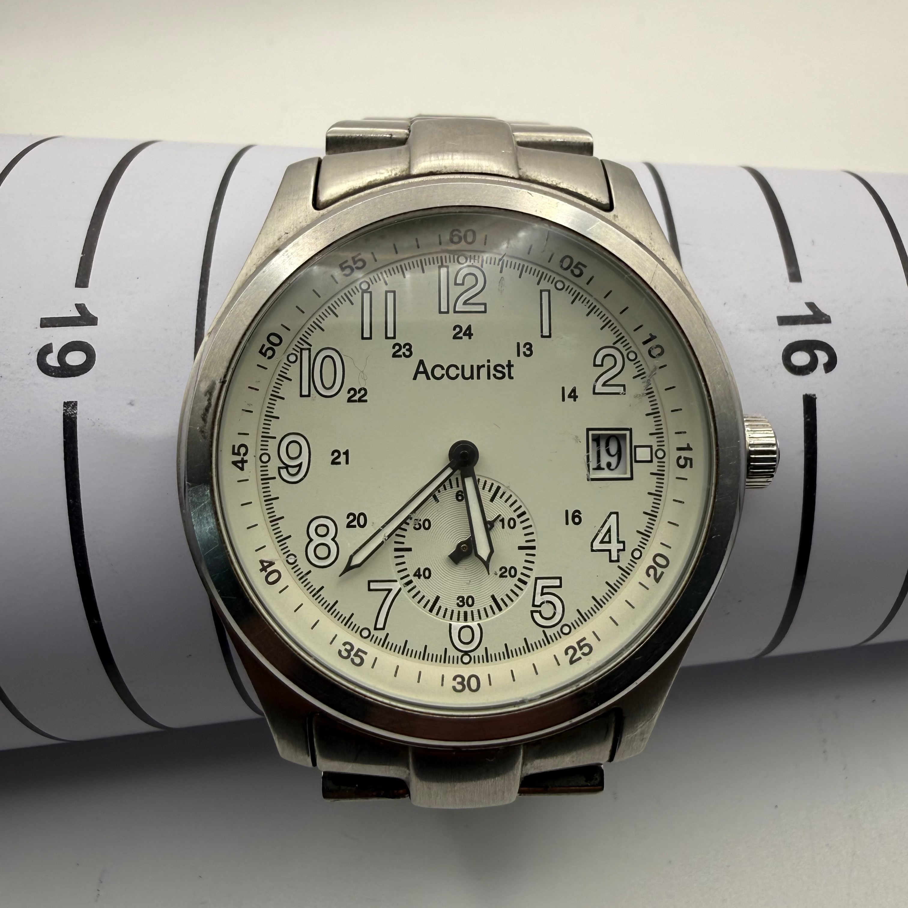 Accurist MB874 Stainless Steel Quartz Watch – White Dial, Small Seconds- £39.95