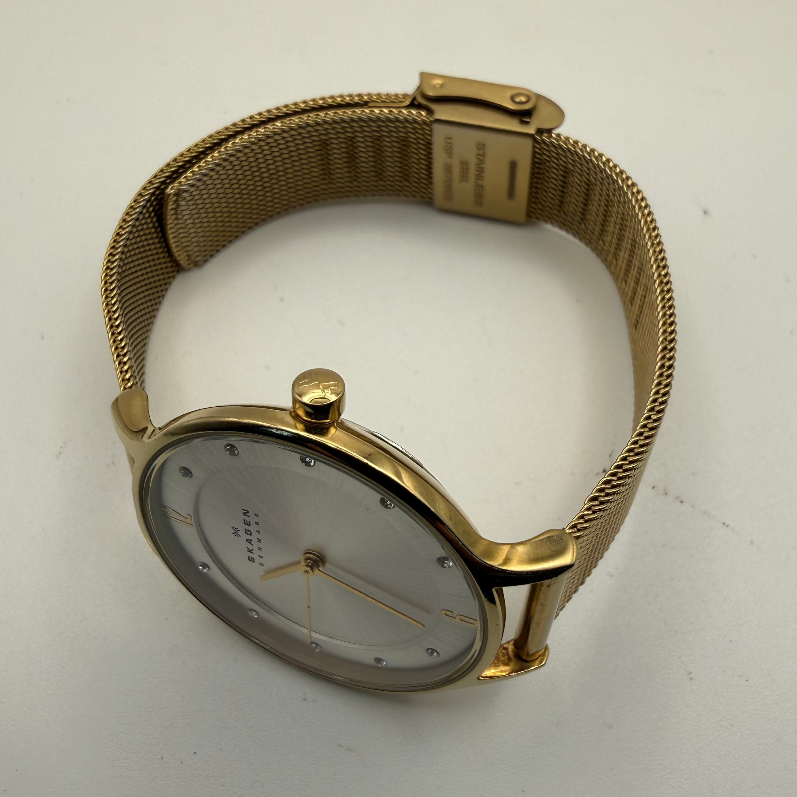 Skagen Denmark Ladies Gold Tone Mesh Bracelet Watch – Crystal Dial- £29.95