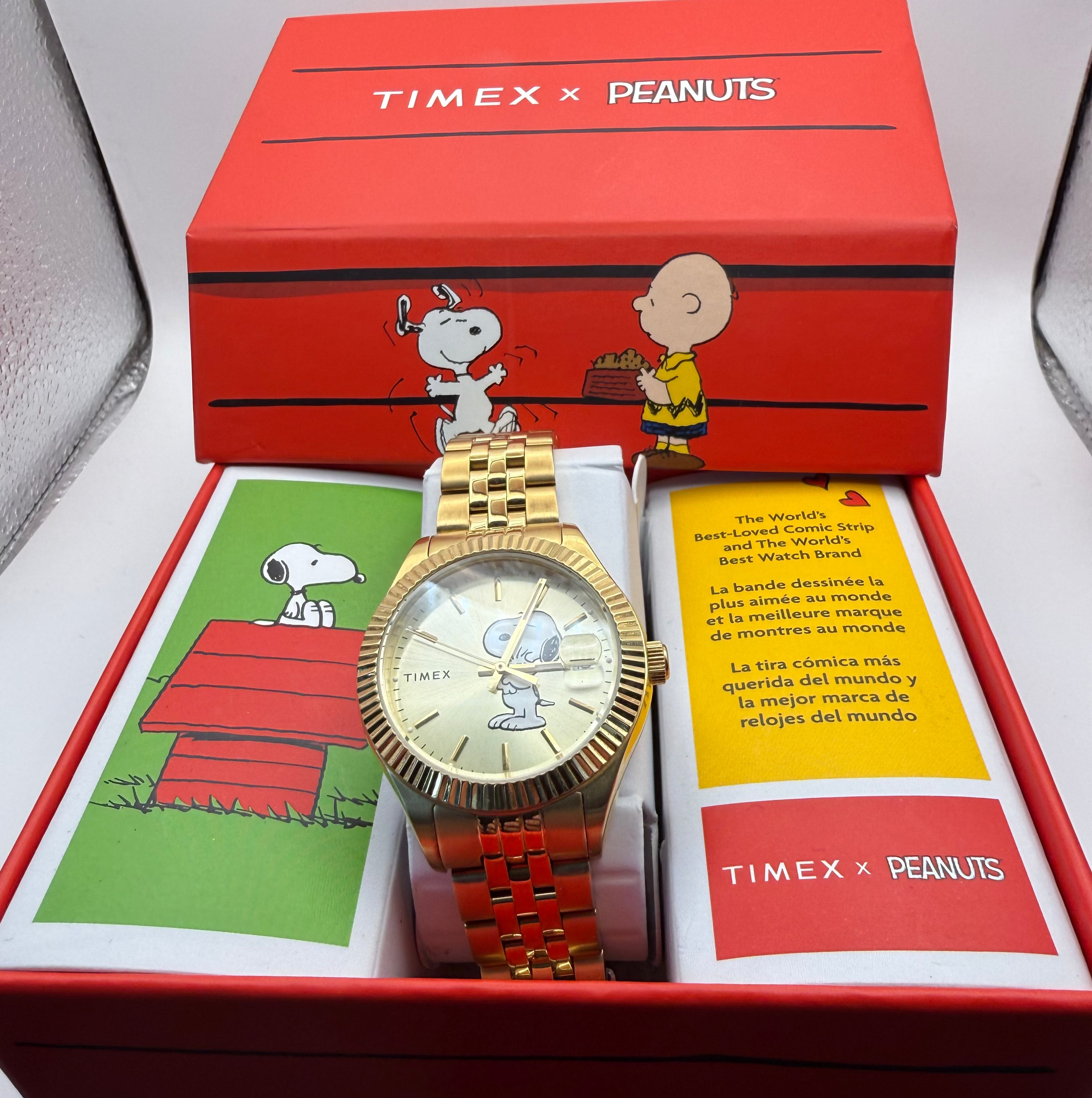Timex x Peanuts Snoopy Gold Tone Bracelet Watch – Boxed Set- £74.95
