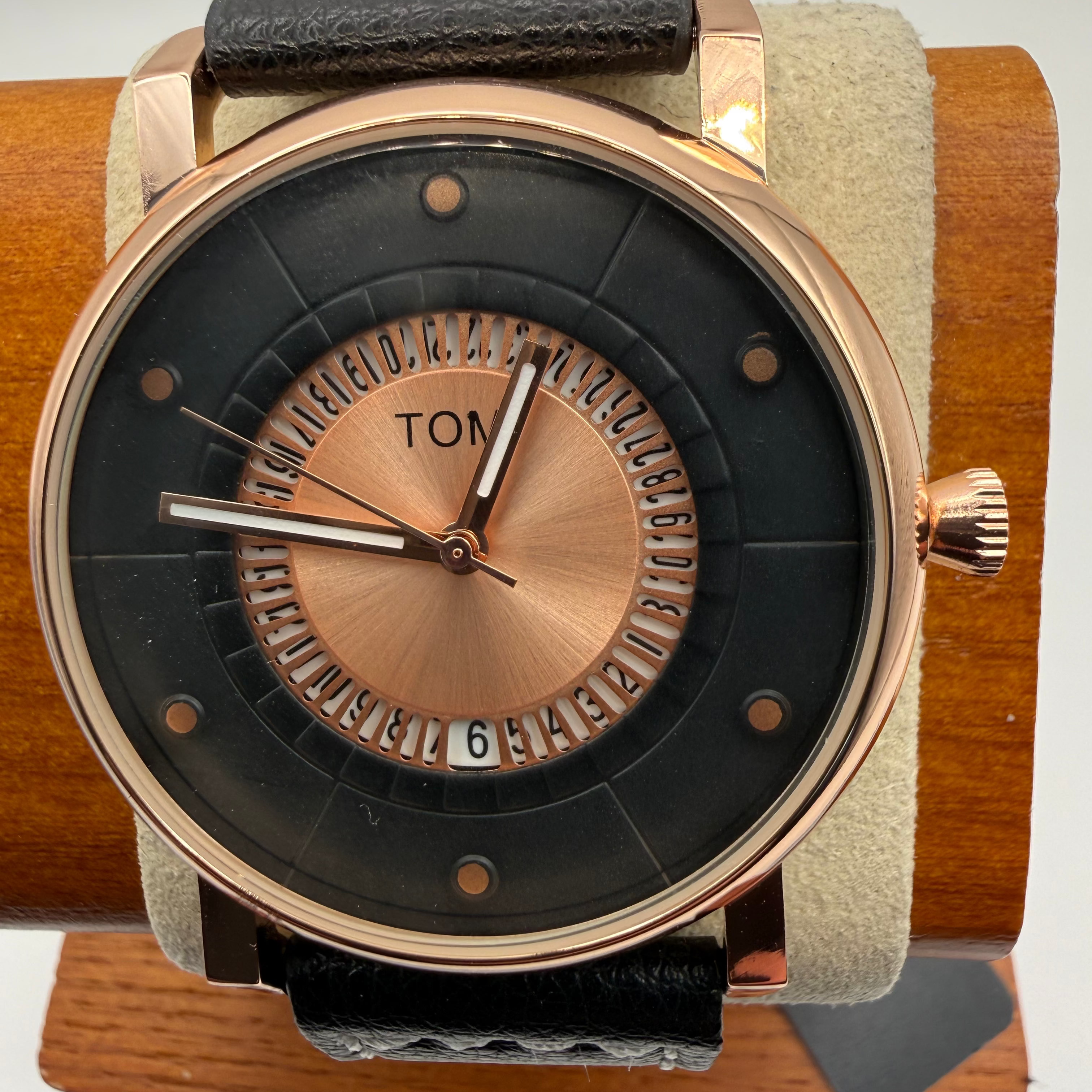 TOMI Simple Watches Rose Gold Tone Black Dial Watch- £19.99