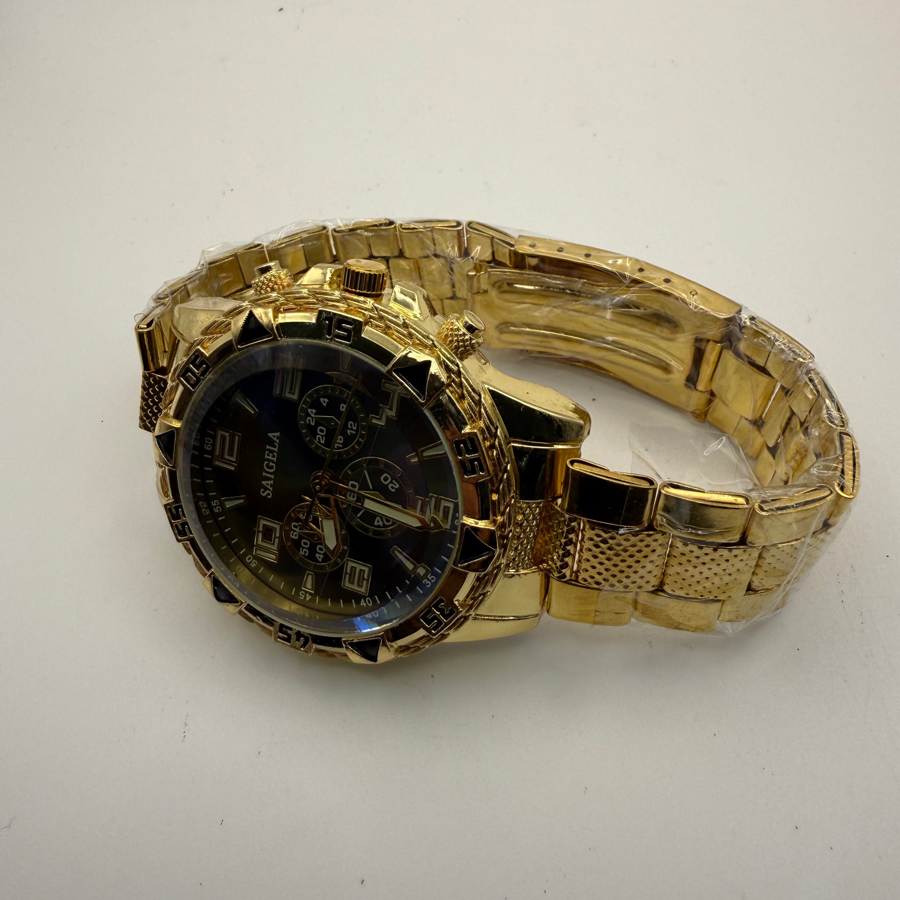 SAIGELA Gold Tone Fashion Watch Black Dial New In Gift Box- £7.99