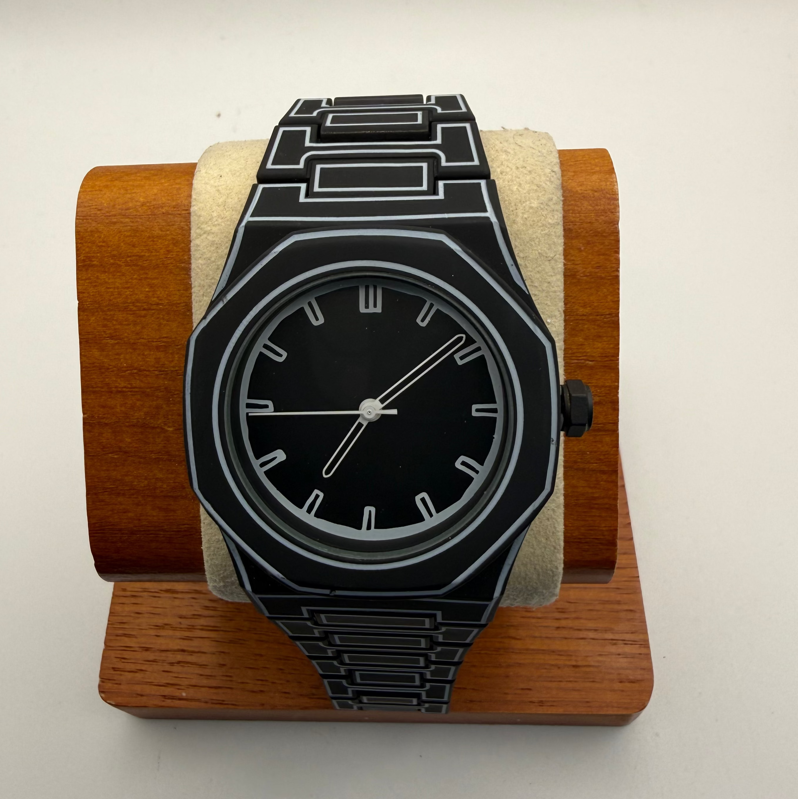 Black Geometric Design Quartz Watch – Integrated Bracelet – New in Box- £24.99