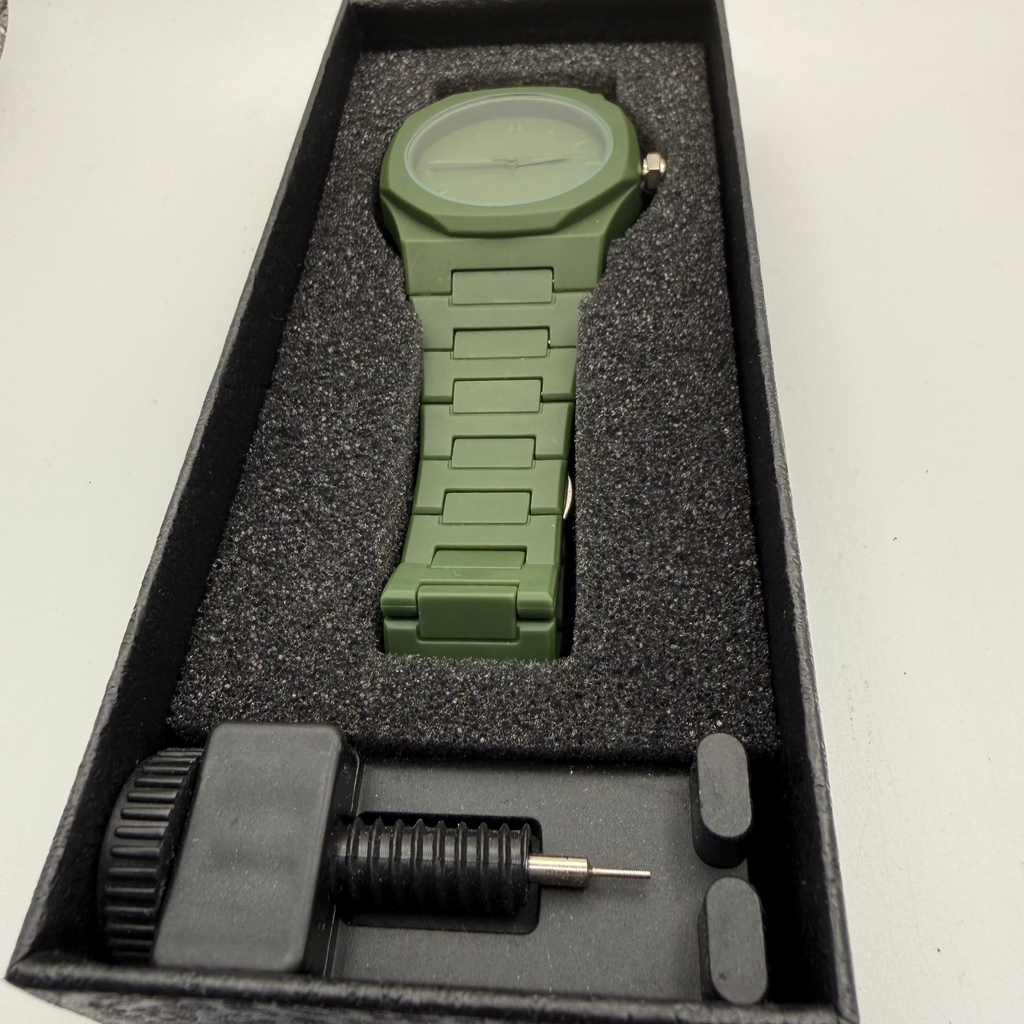 Green Monochrome Statement Watch – New in Box- £24.99