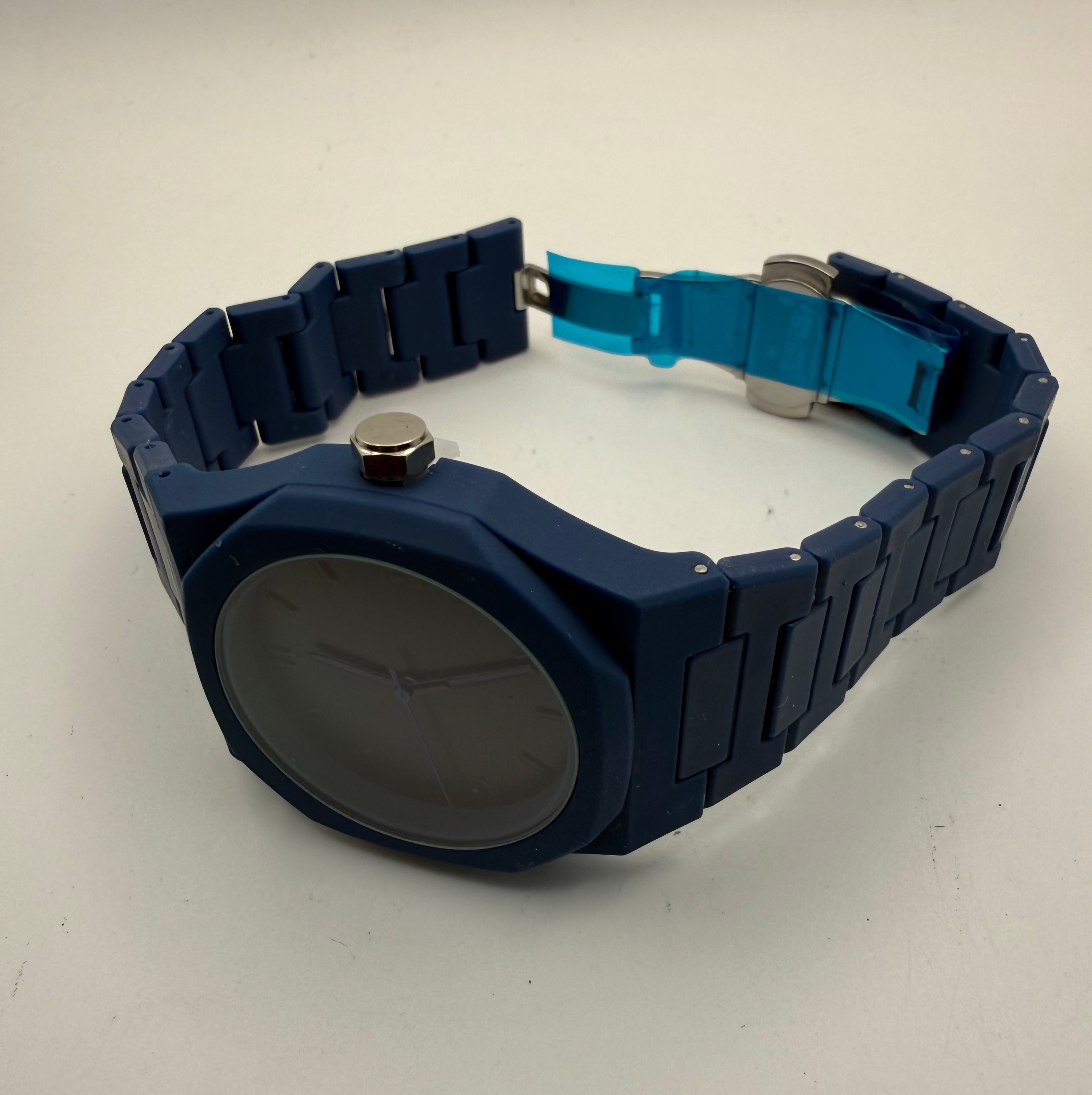 Minimalist Blue Matte Dial Watch – Integrated Strap- £24.99