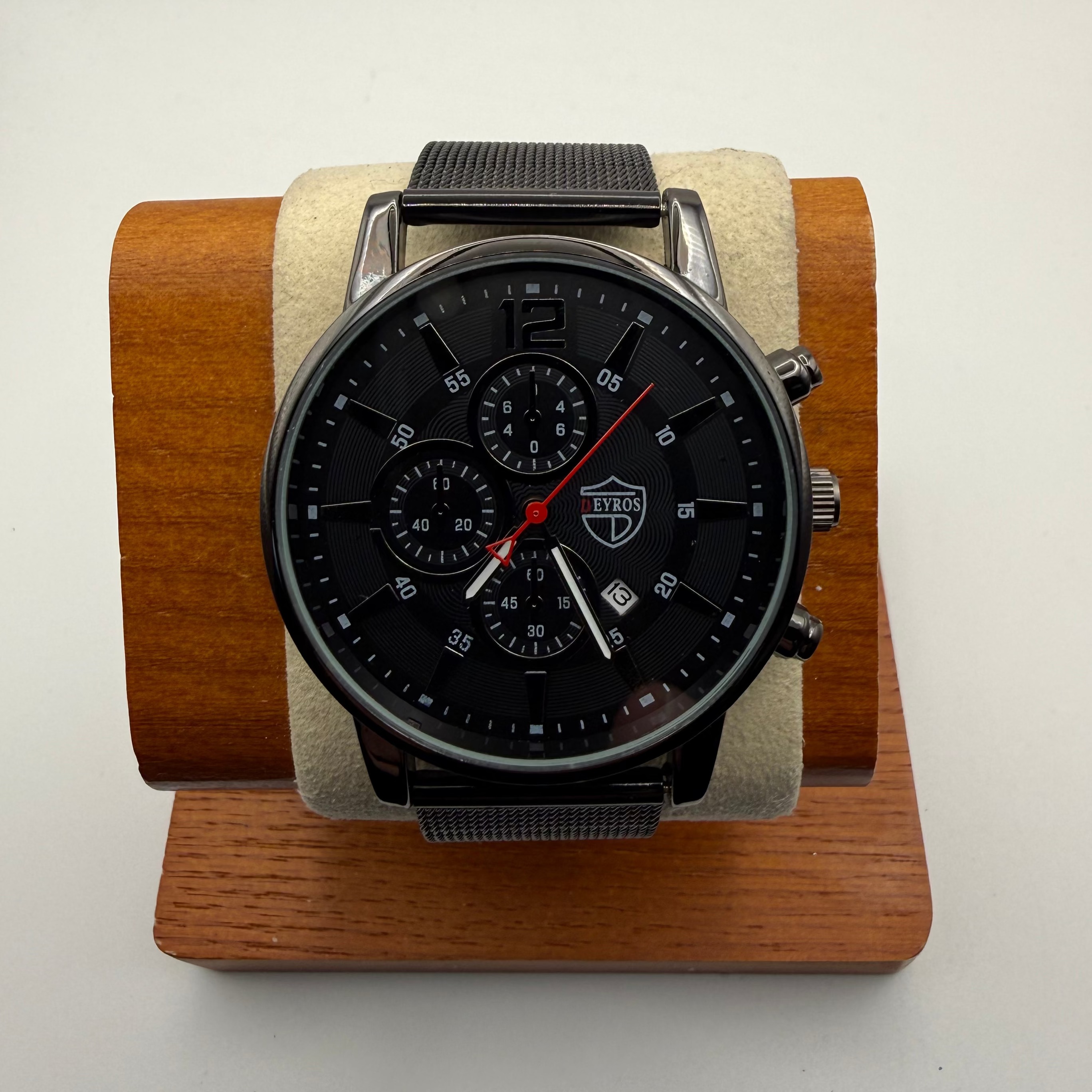 Eyros Matte Black Mesh Strap Watch – New in Presentation Box- £