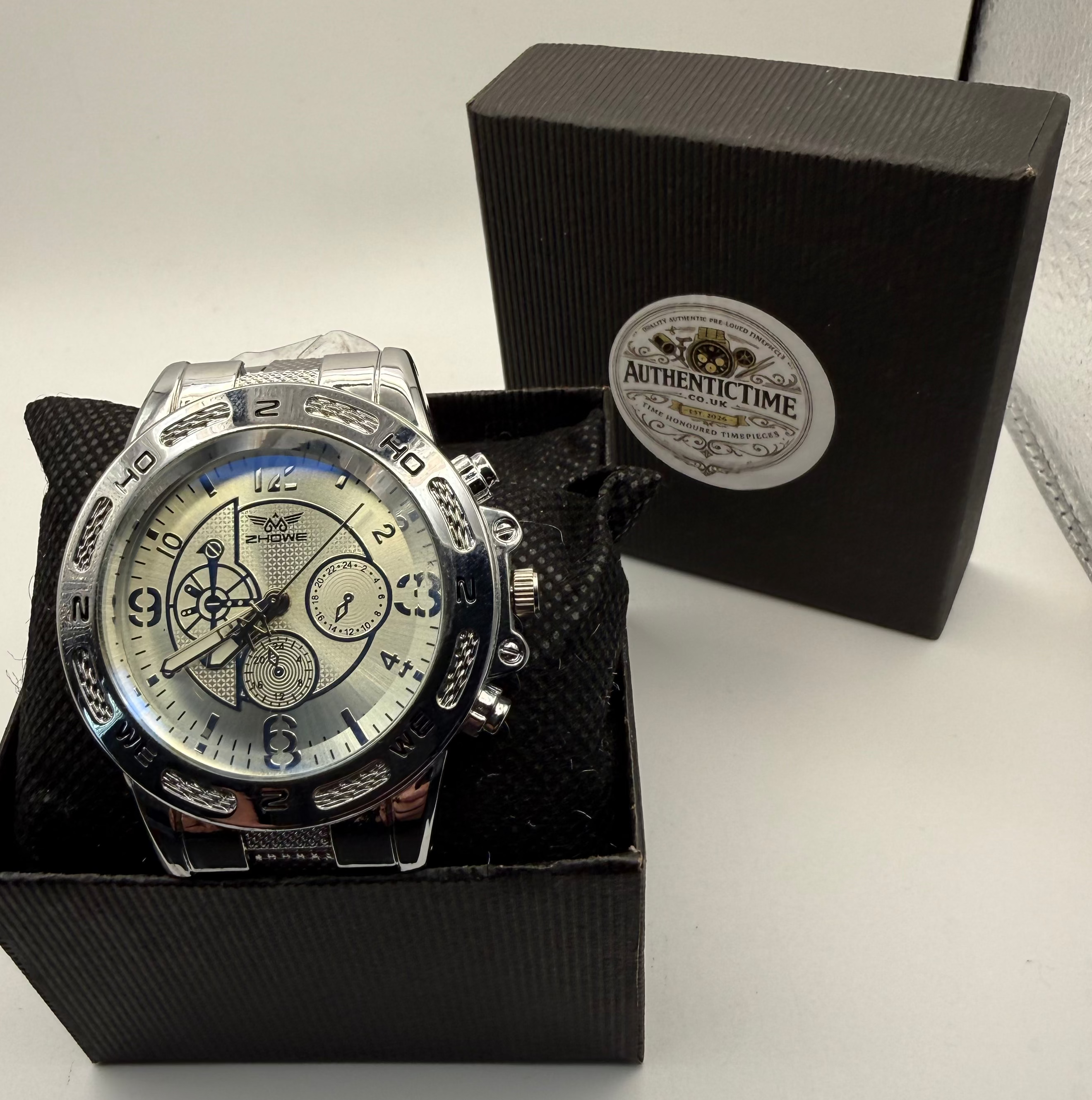 ZHOWE Silver Dial Chronograph Style Quartz Watch – Stainless Steel Bracele- £14.99