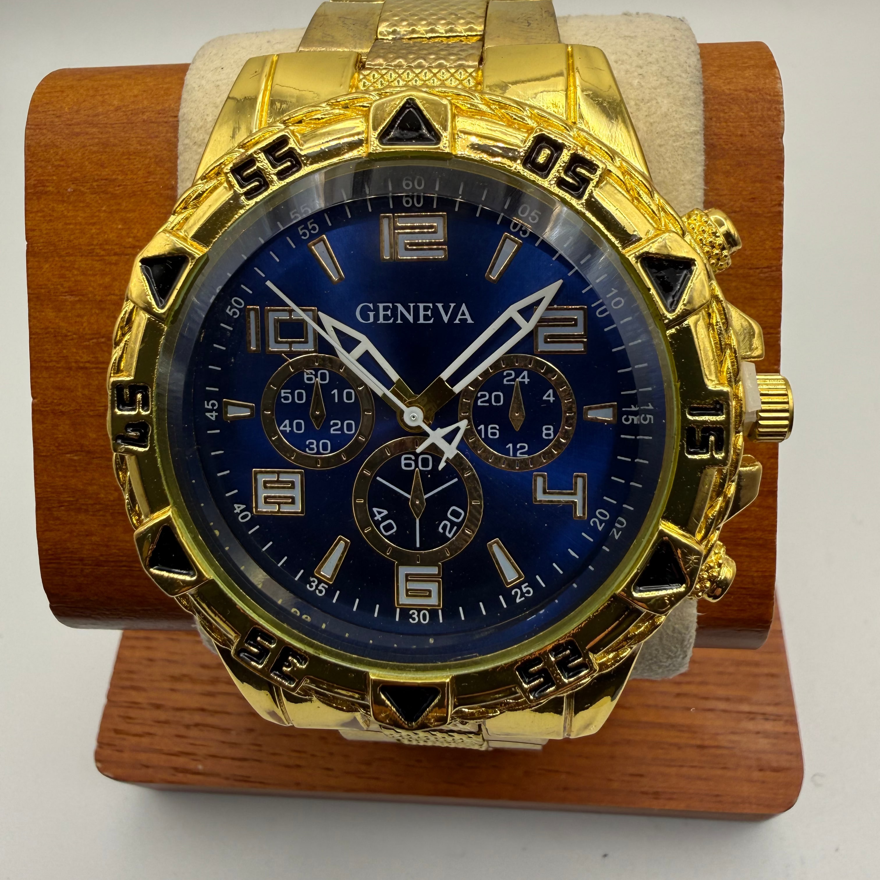 Geneva Gold Tone Bracelet Watch Blue Dial – New- £14.99