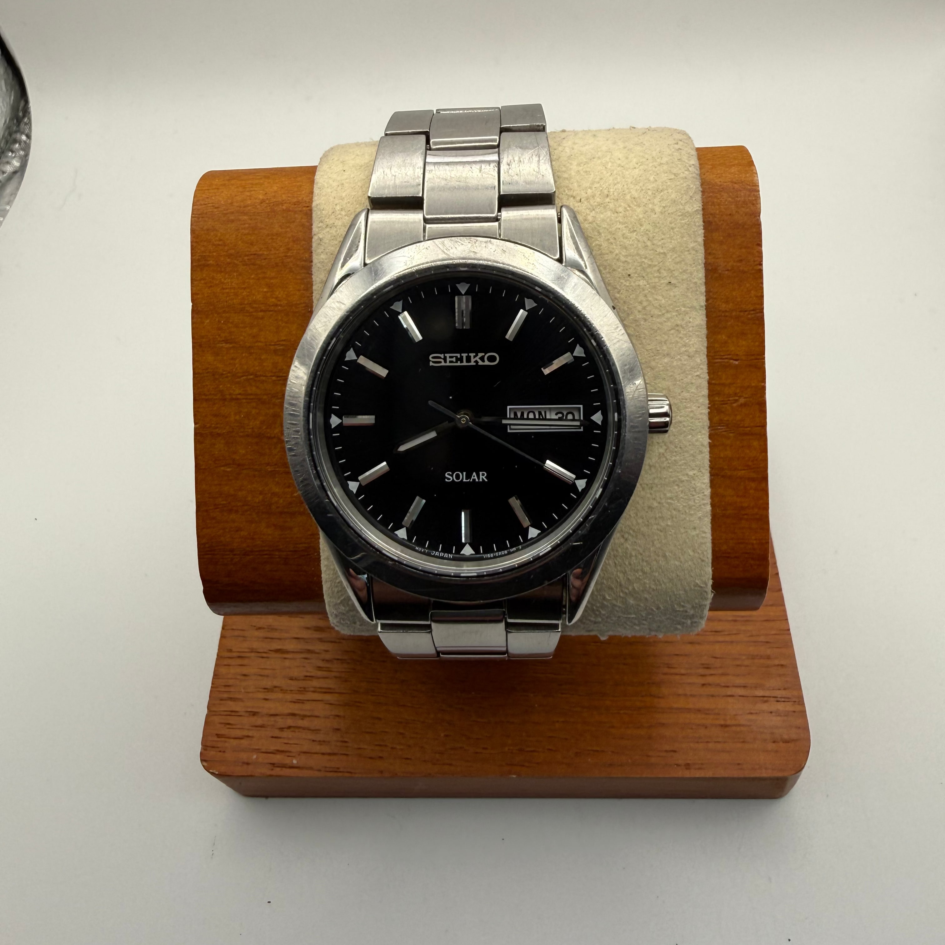 Seiko Solar Day-Date V158-0AB0 Black Dial Stainless Steel Watch- £89.99