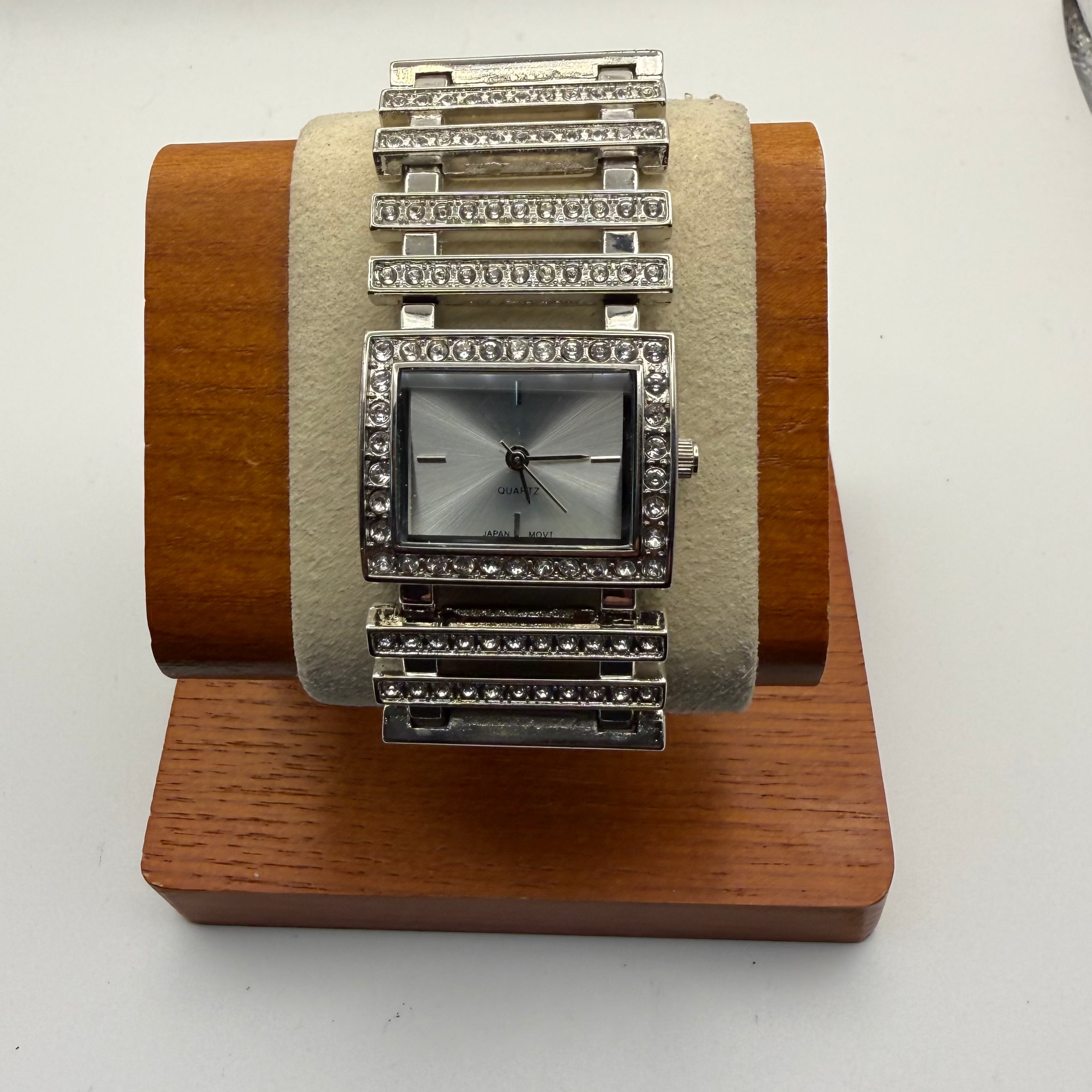 Sargent Fashion ladies watch with a striking silver-tone rectangular case- £7.00