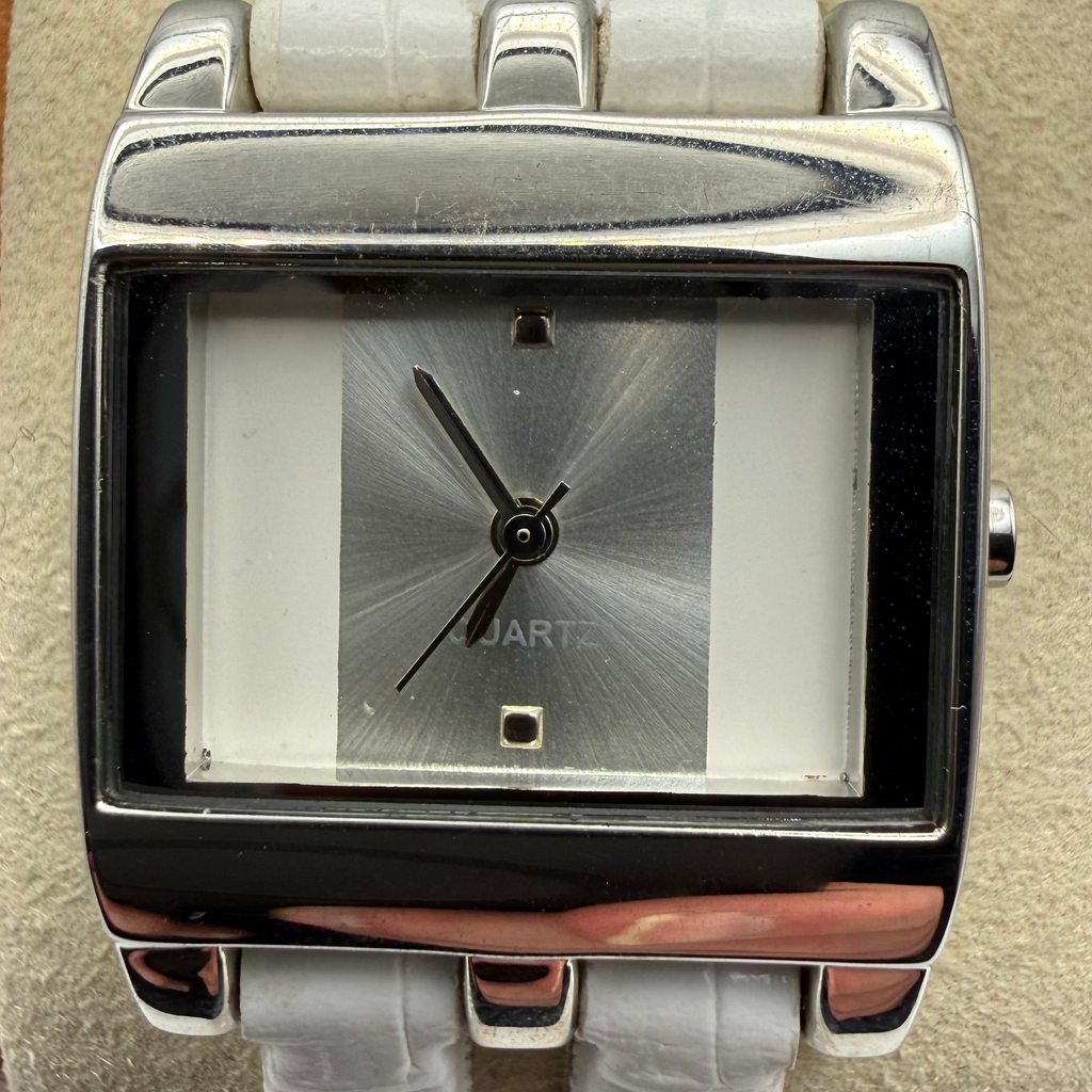 Sargent Ladies Fashion Watch – White Strap – New Battery- £7.00