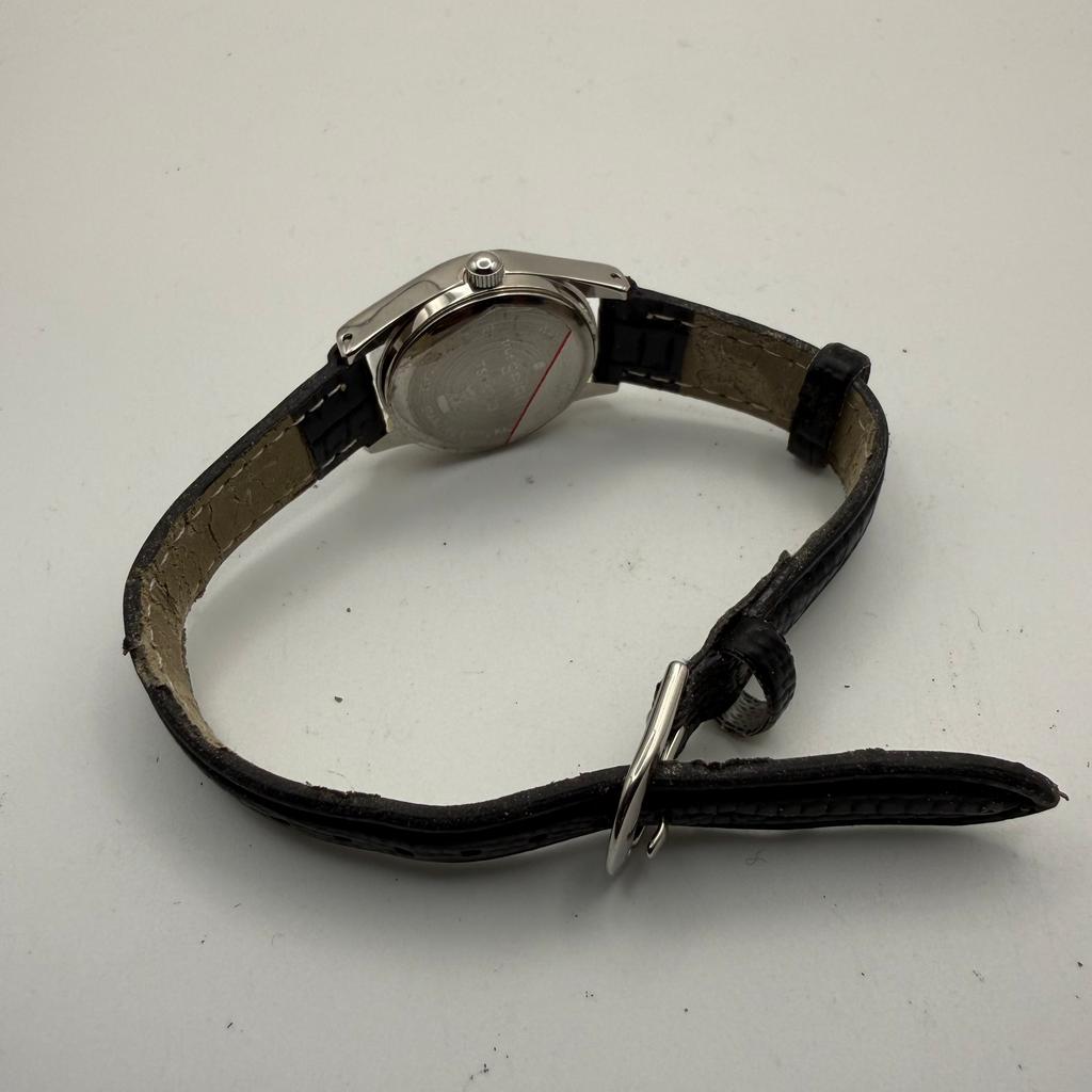 Sargent ladies fashion watch with a clean white dial,- £7.00