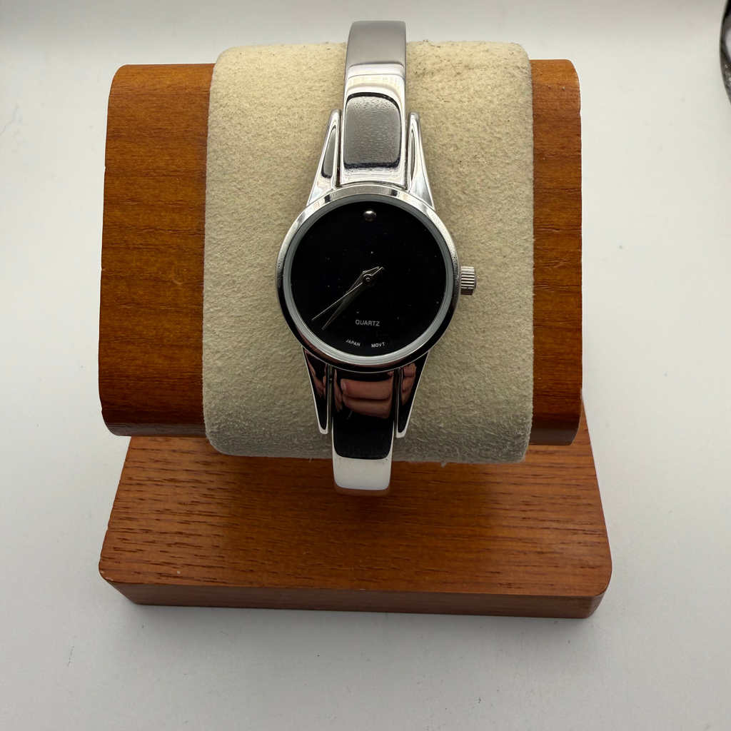 Sargent Ladies Fashion Watch – New – Black Dial – New Battery- £7.00