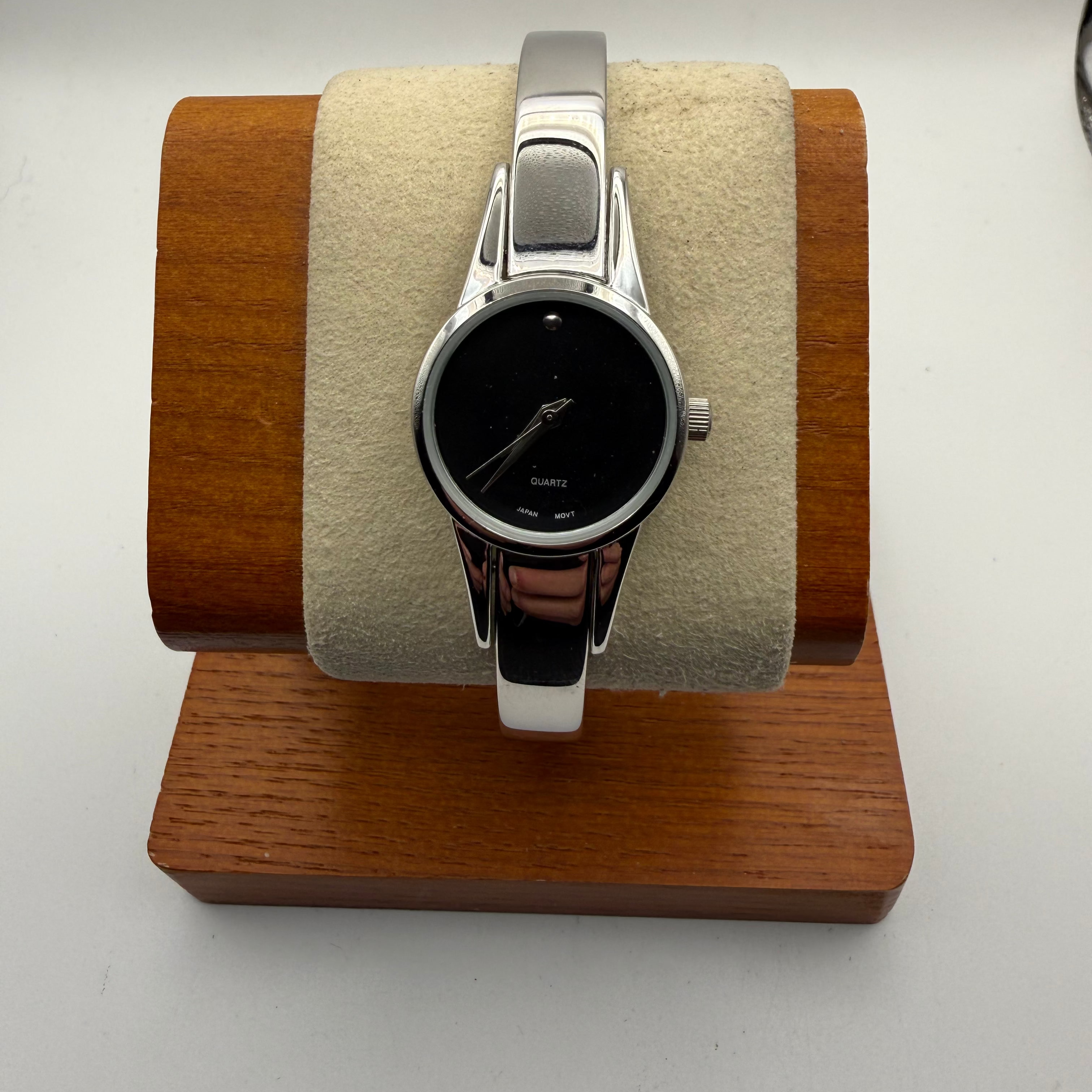 Sargent Ladies Fashion Watch – New – Black Dial – New Battery- £7.00