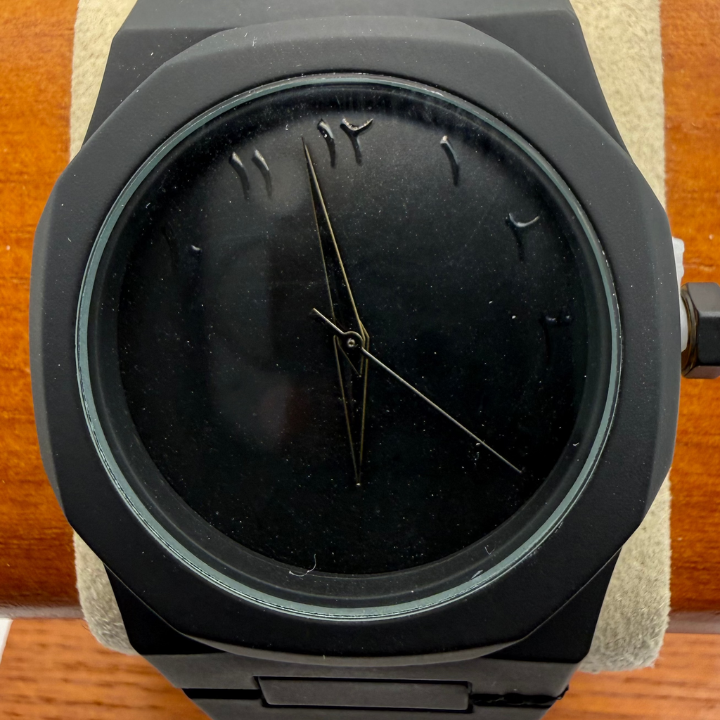 Striking contemporary black watch with a bold minimalist design- £24.99