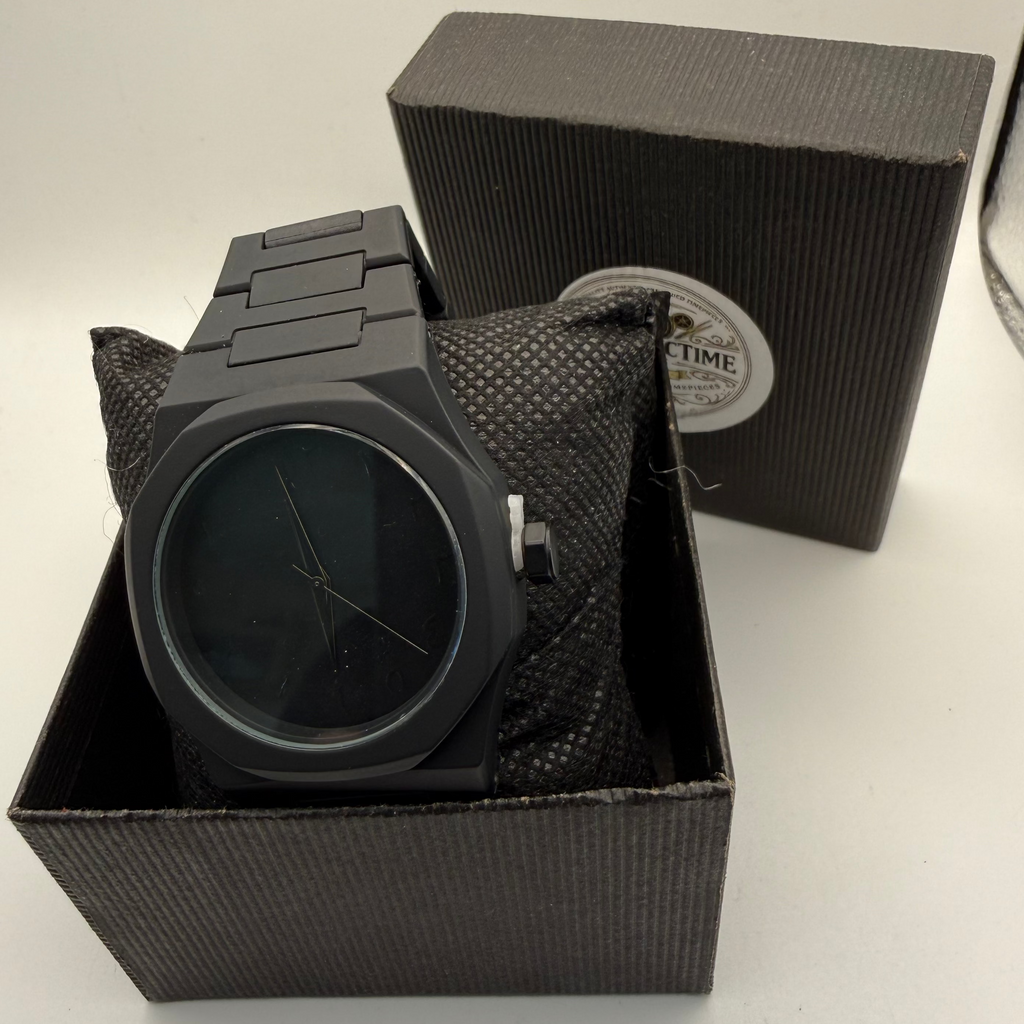 Striking contemporary black watch with a bold minimalist design- £24.99
