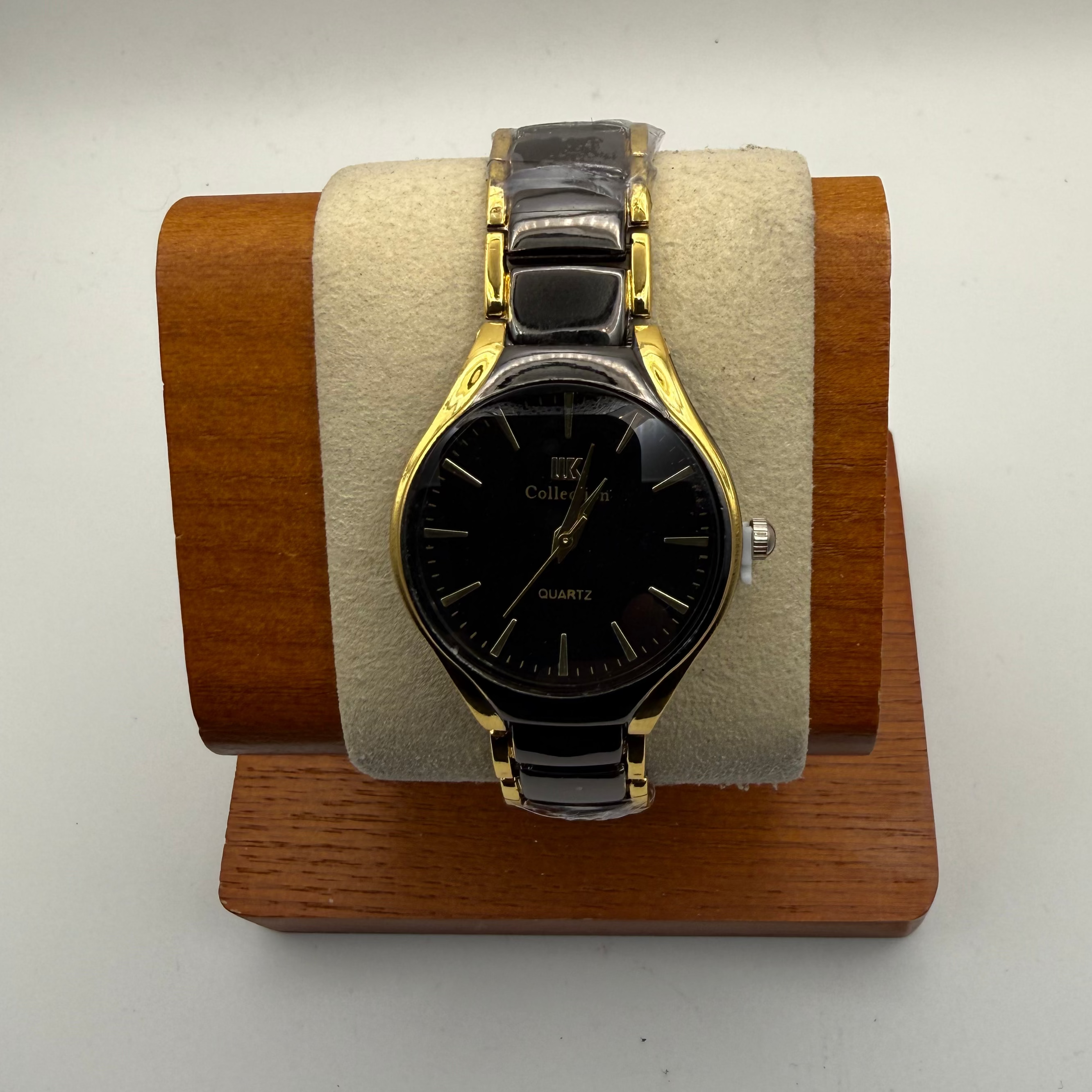 IK Collection Ladies Black & Gold Bracelet Watch – New in Box- £19.99