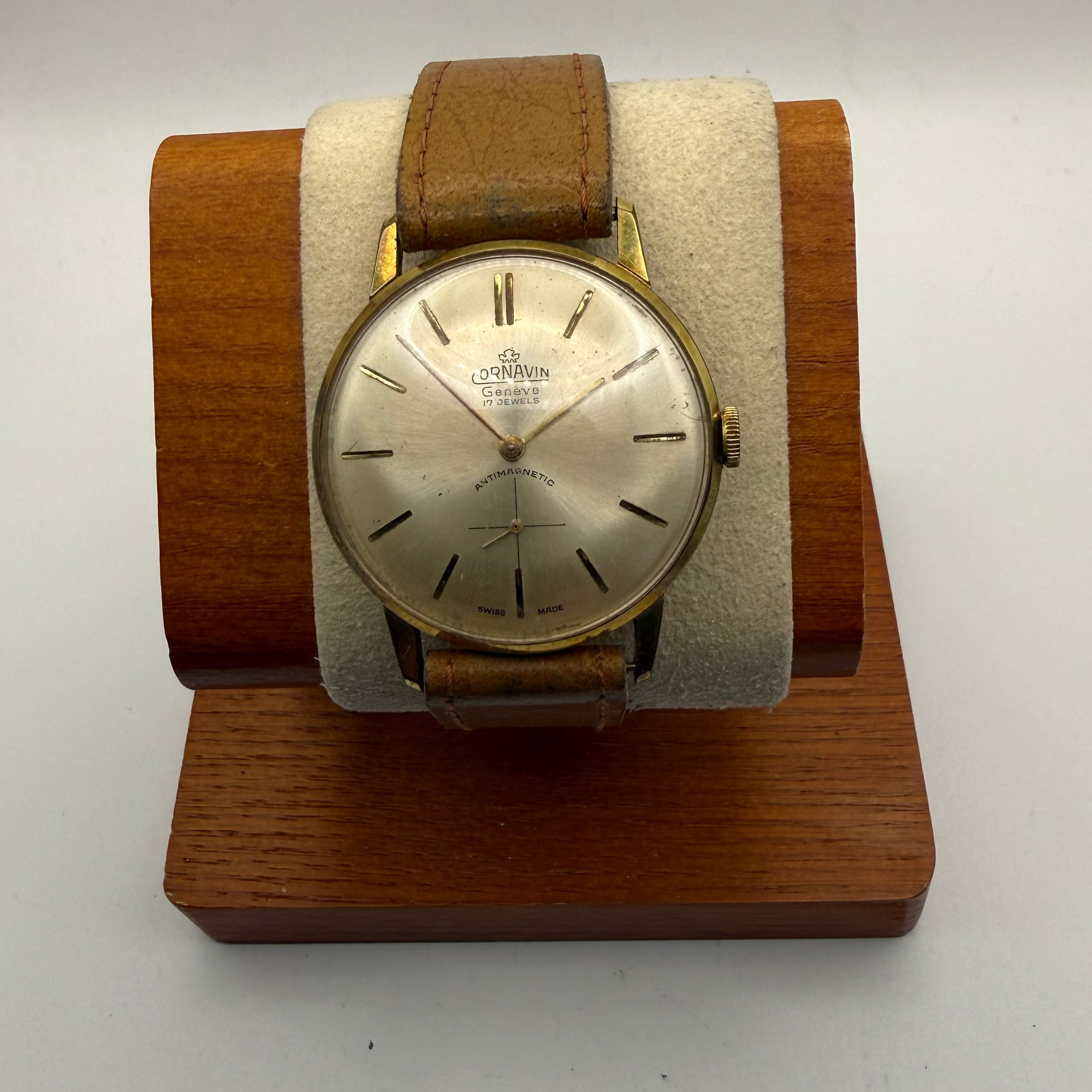 Cornavin Genève 17 Jewel Vintage Swiss Dress Watch – Sub Seconds – Circa 1960s- £99.99