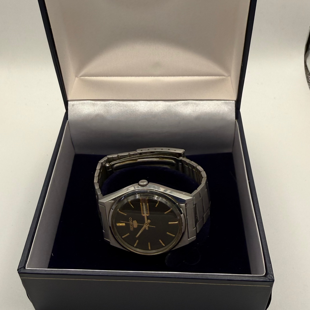 Seiko 5 Automatic Day-Date – Black Dial (August 1976)- £89.99