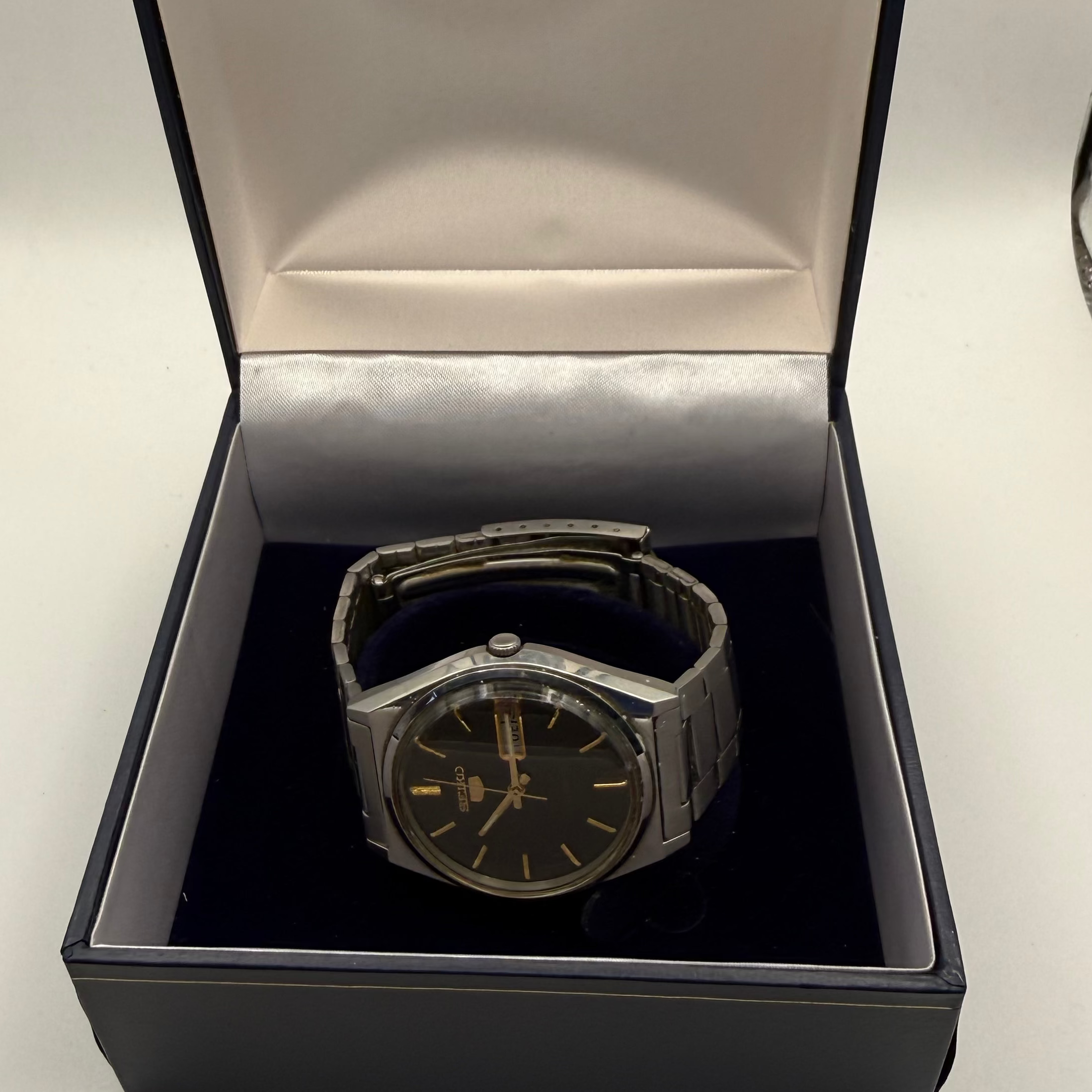 Seiko 5 Automatic Day-Date – Black Dial (August 1976)- £89.99