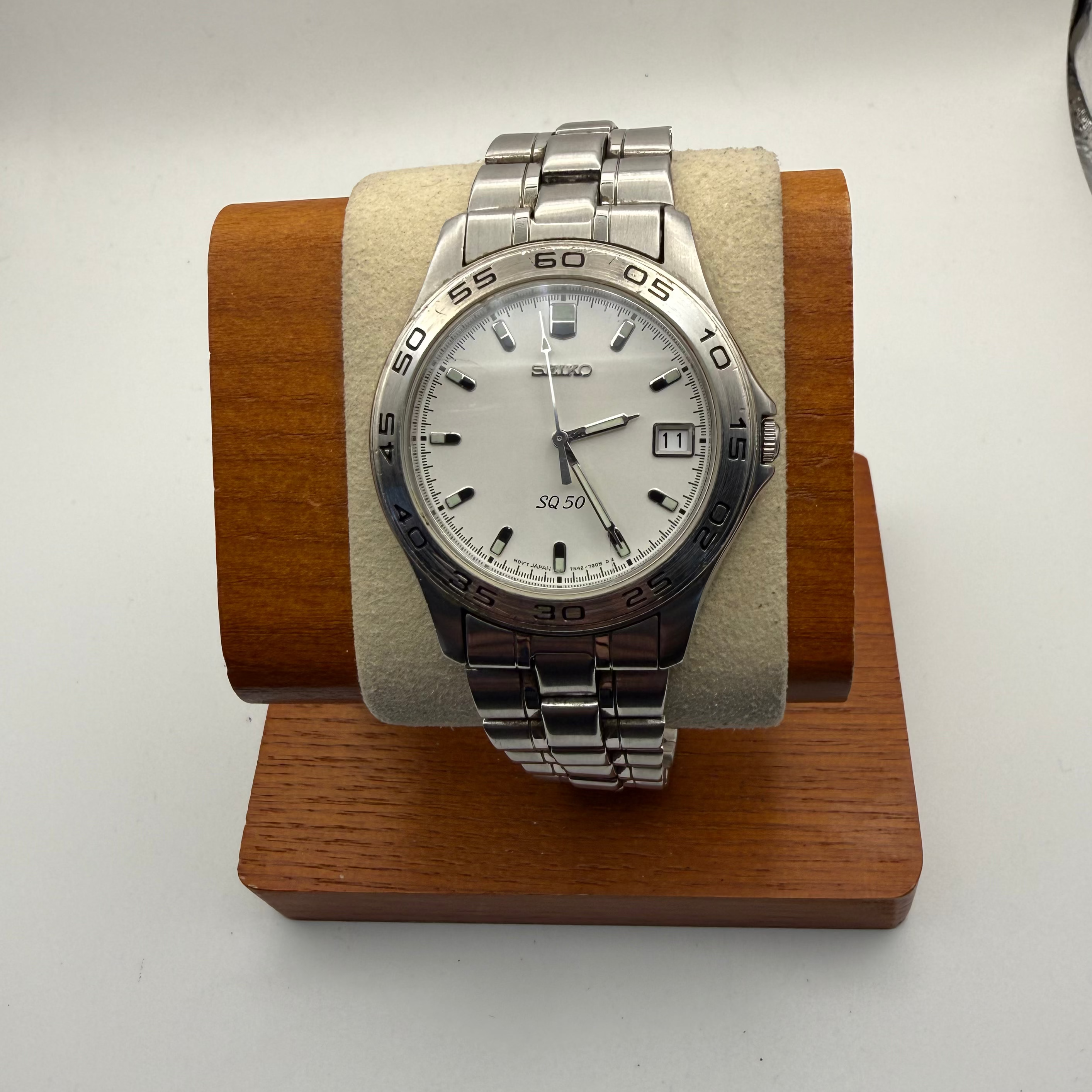 Seiko SQ50 Quartz White Dial Stainless Steel Bracelet Watch – January 2004- £79.99