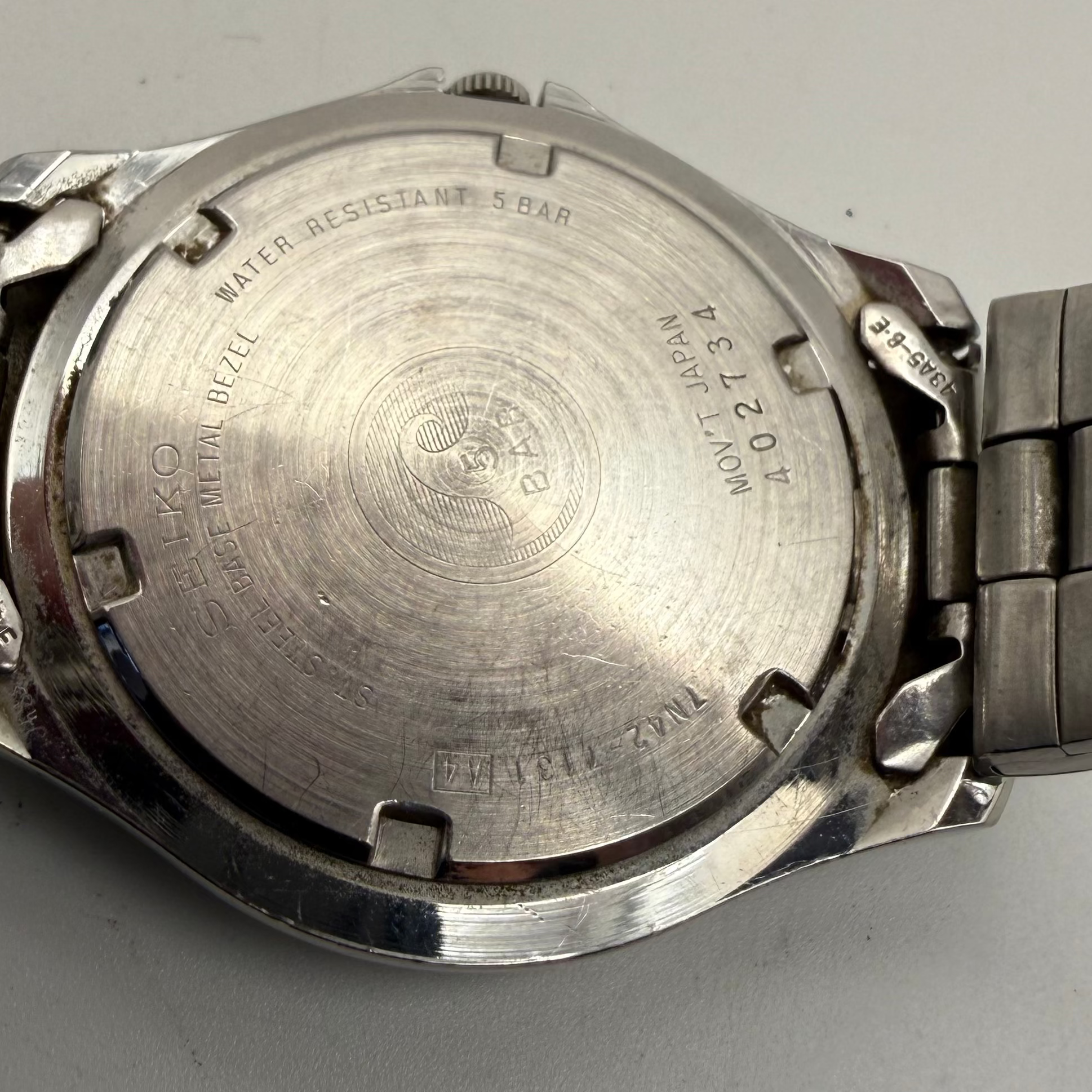 Seiko SQ50 Quartz White Dial Stainless Steel Bracelet Watch – January 2004- £79.99