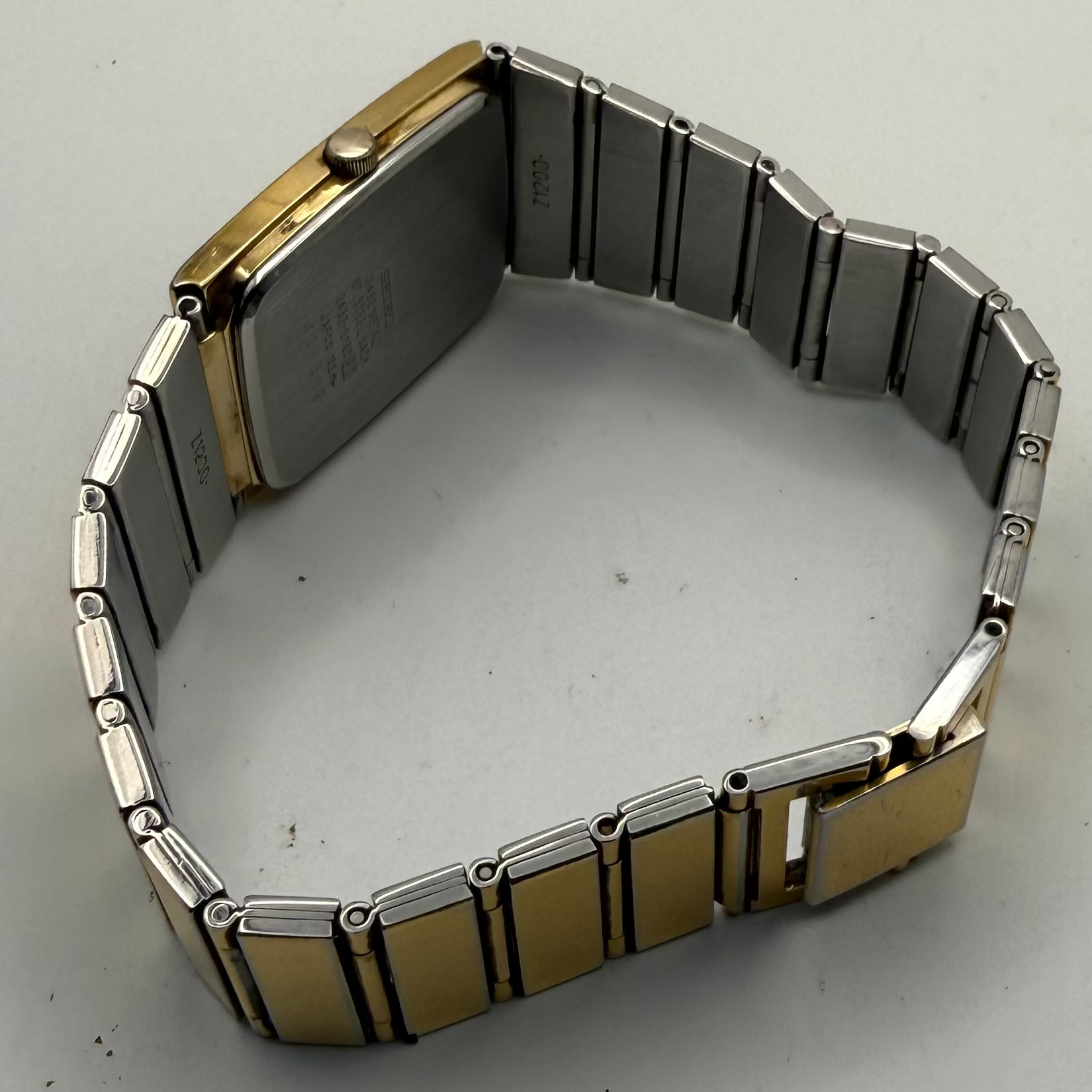 SEIKO QUARTZ TV DIAL GOLD – JULY 1982 (CAL. 2A23-0360)- £89.99