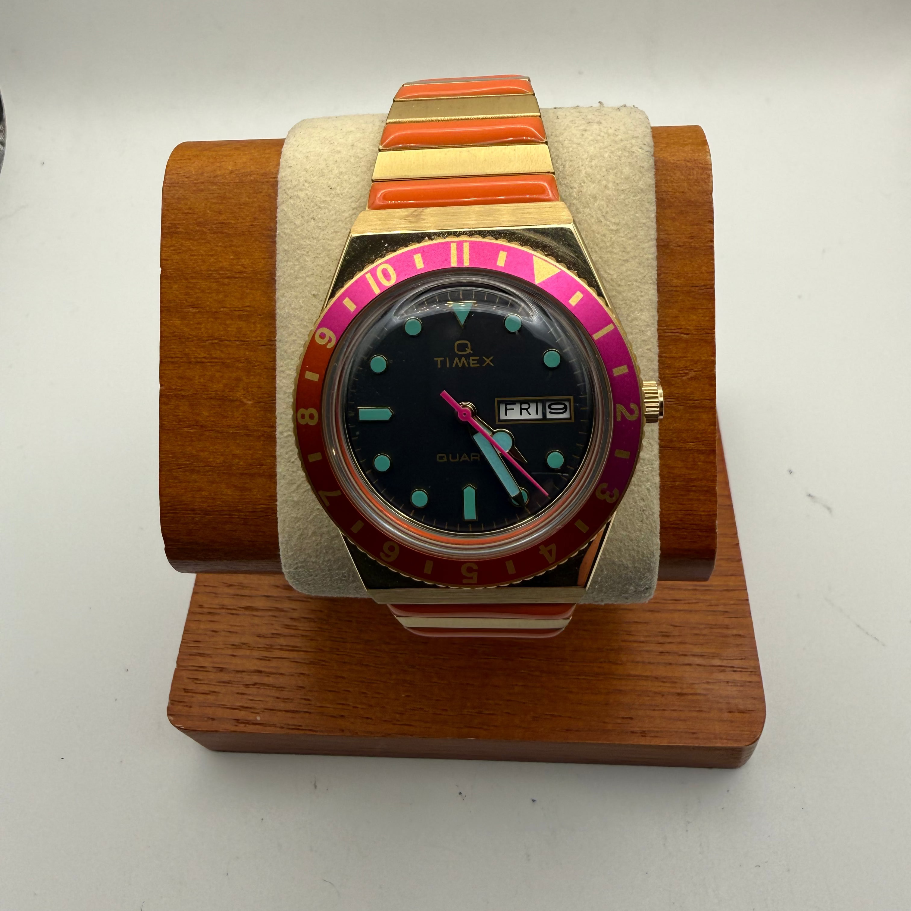 Timex Q Reissue Rainbow Bezel Day-Date Quartz Watch – Excellent Condition- £109.99