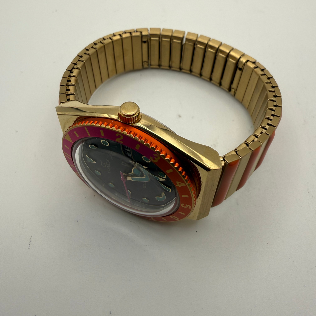 Timex Q Reissue Rainbow Bezel Day-Date Quartz Watch – Excellent Condition- £109.99