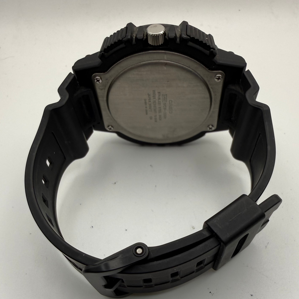 Casio MCW-200H Chronograph Men’s Watch Black Dial Resin Strap – Boxed- £39.99